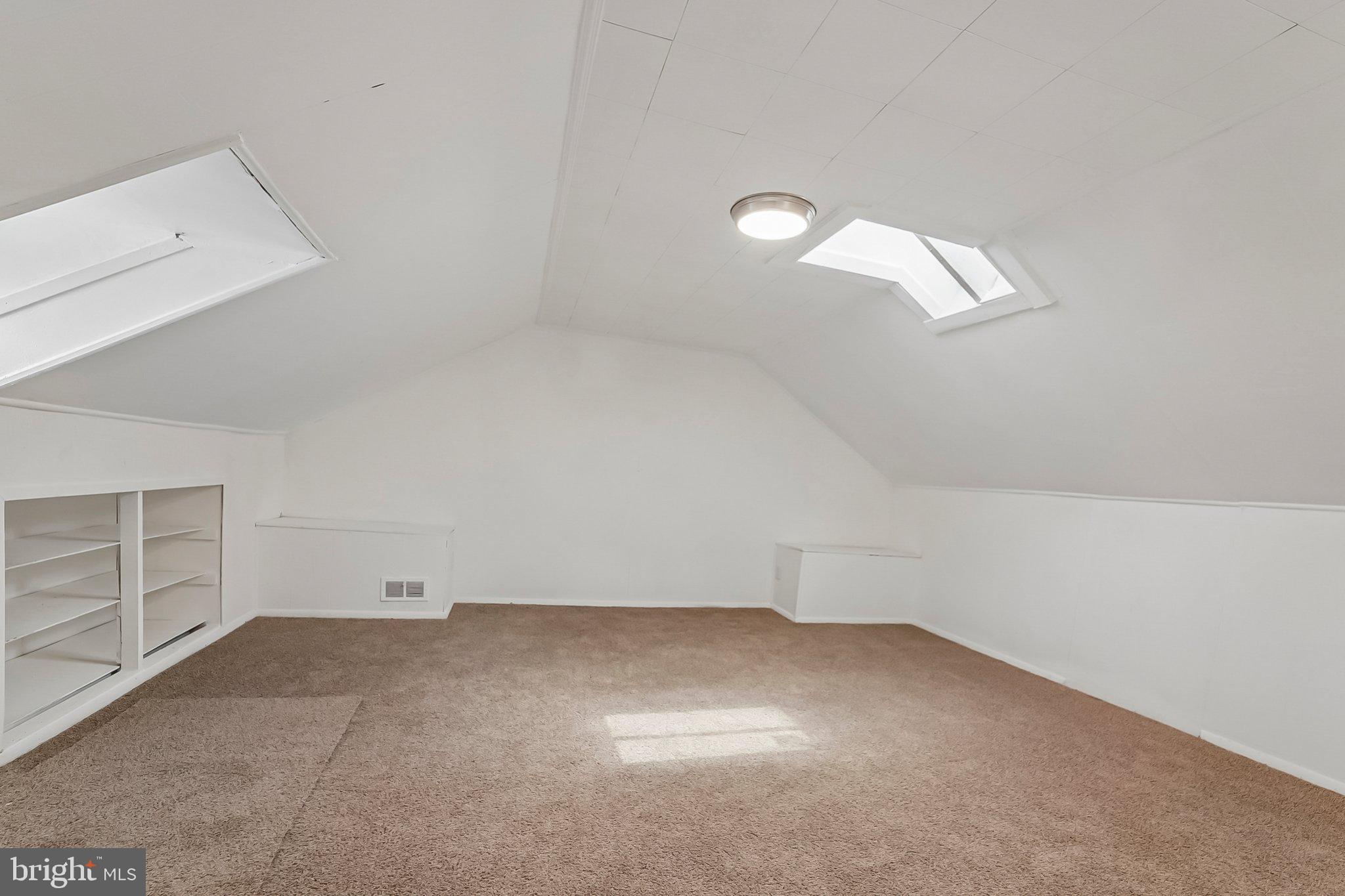 PERRING LOCH - Residential