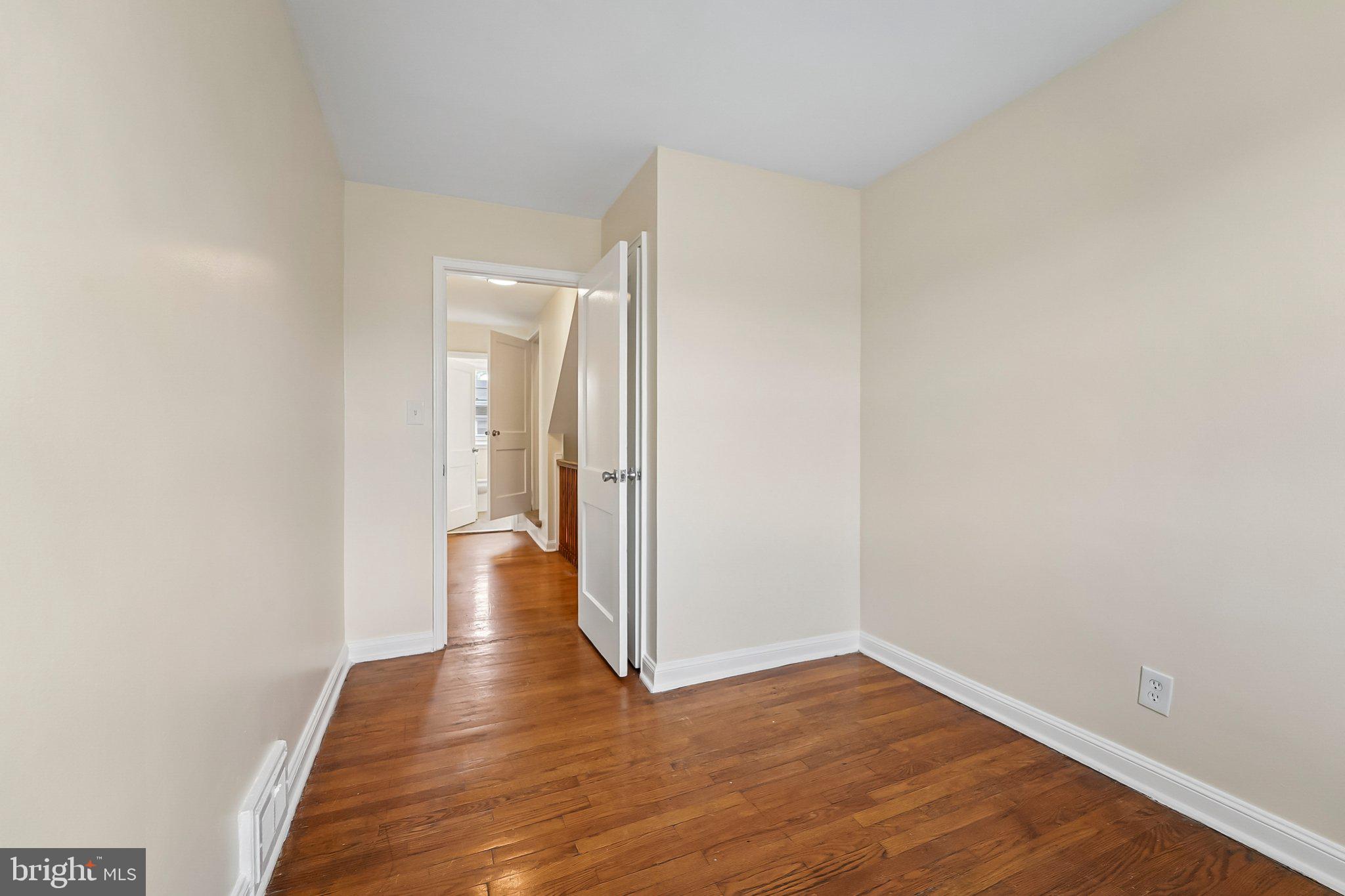 PERRING LOCH - Residential