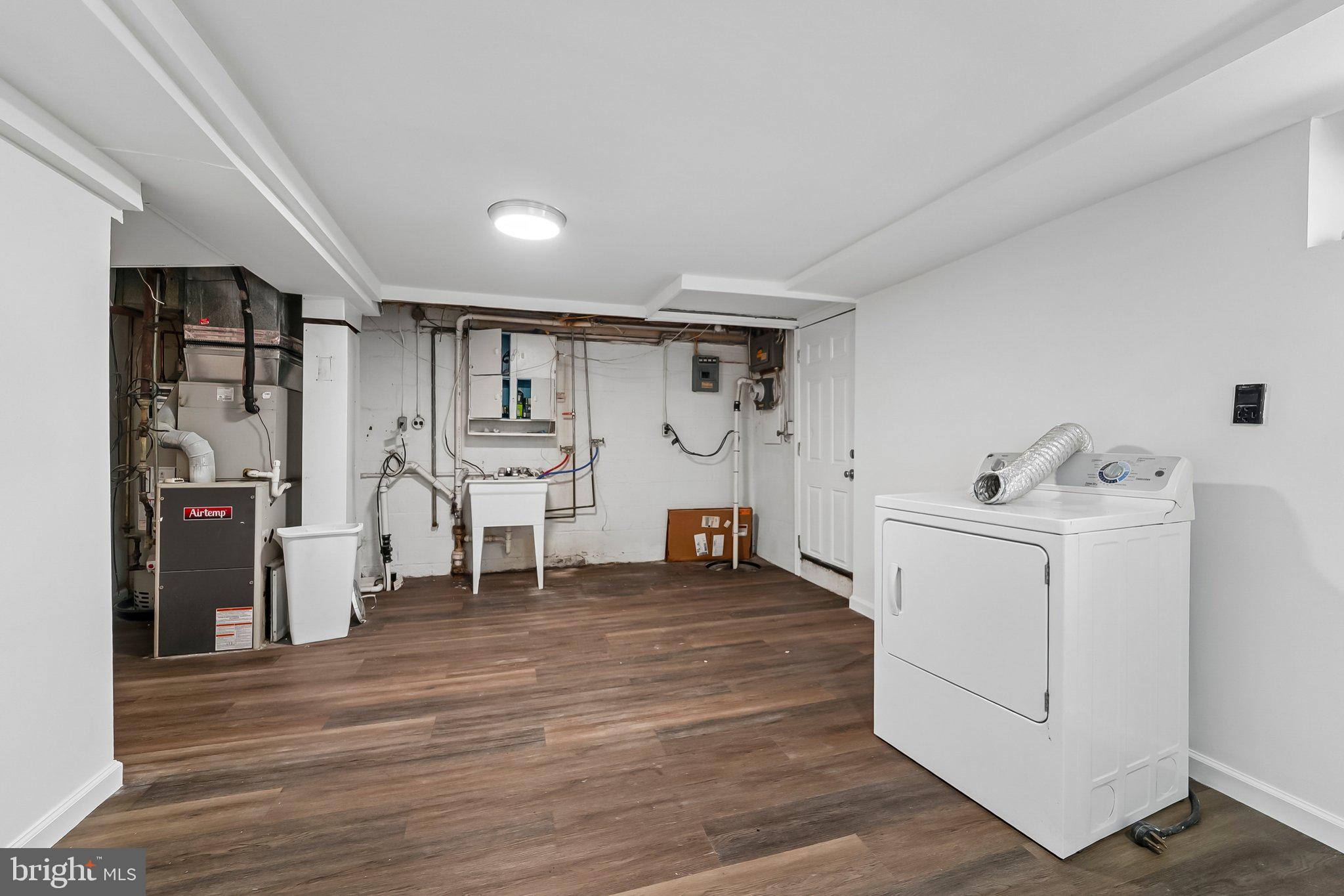 PERRING LOCH - Residential