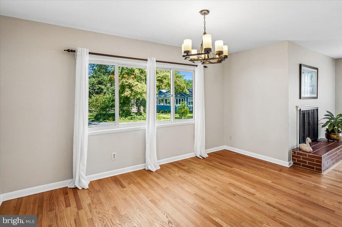 GALESVILLE - Residential