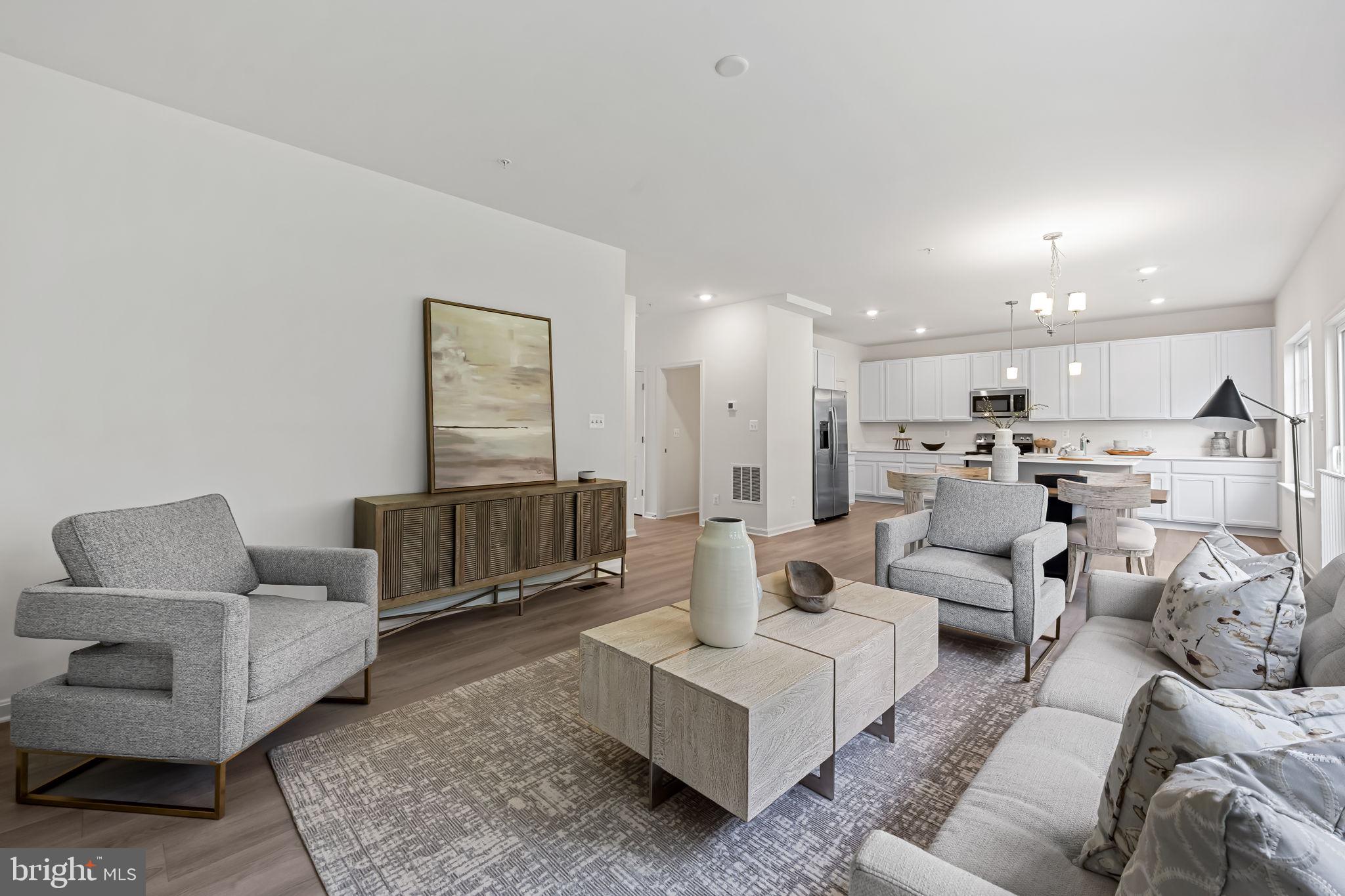 RICHMOND HILLS - Residential