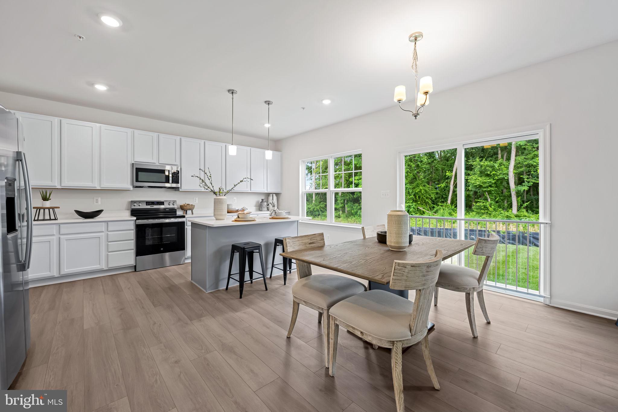 RICHMOND HILLS - Residential