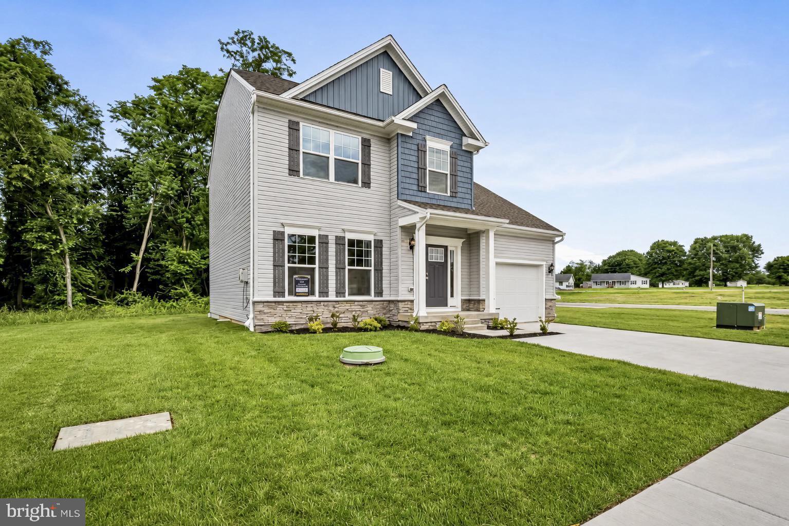 RICHMOND HILLS - Residential
