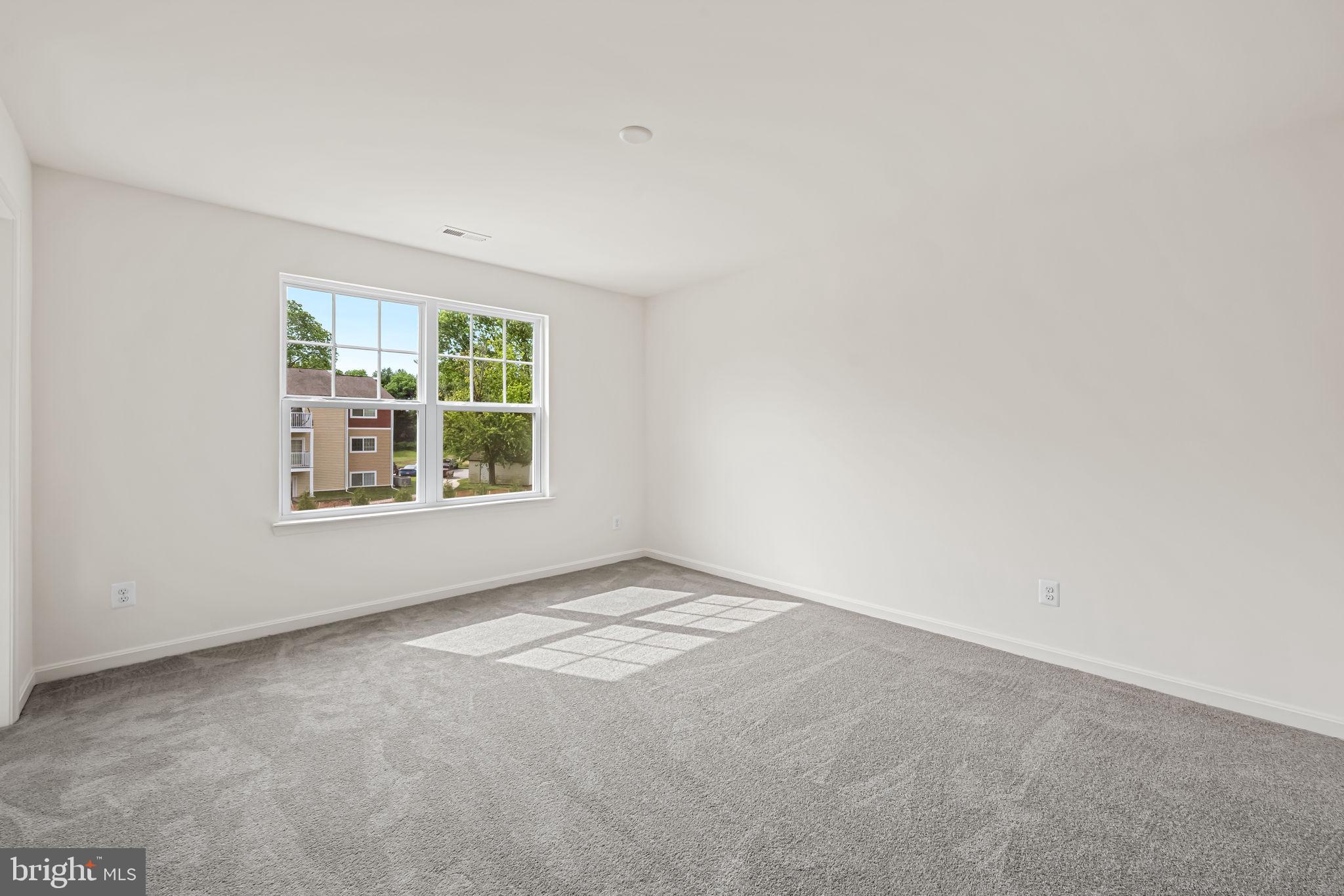 RICHMOND HILLS - Residential