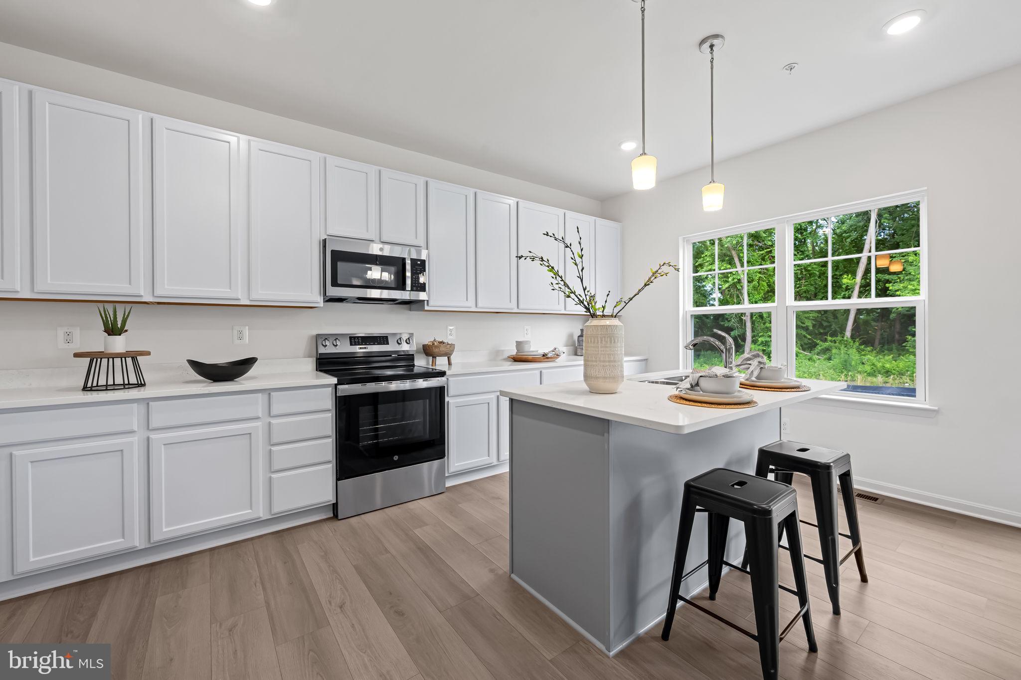RICHMOND HILLS - Residential