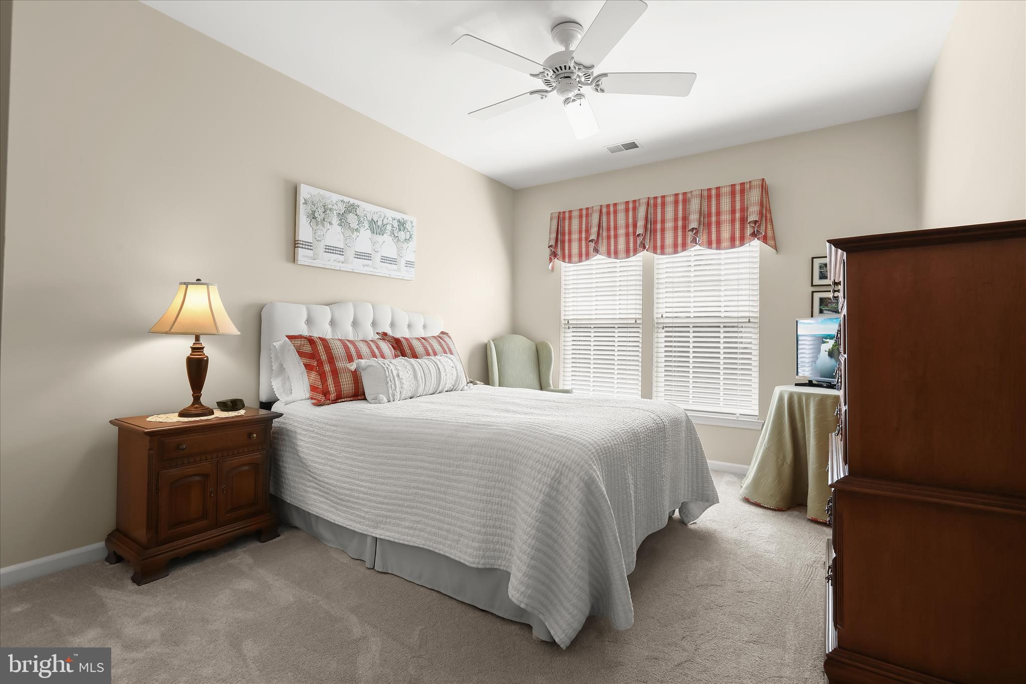 HEARTHSTONE AT VILLAGE CREST CONDOMINIUMS - Residential