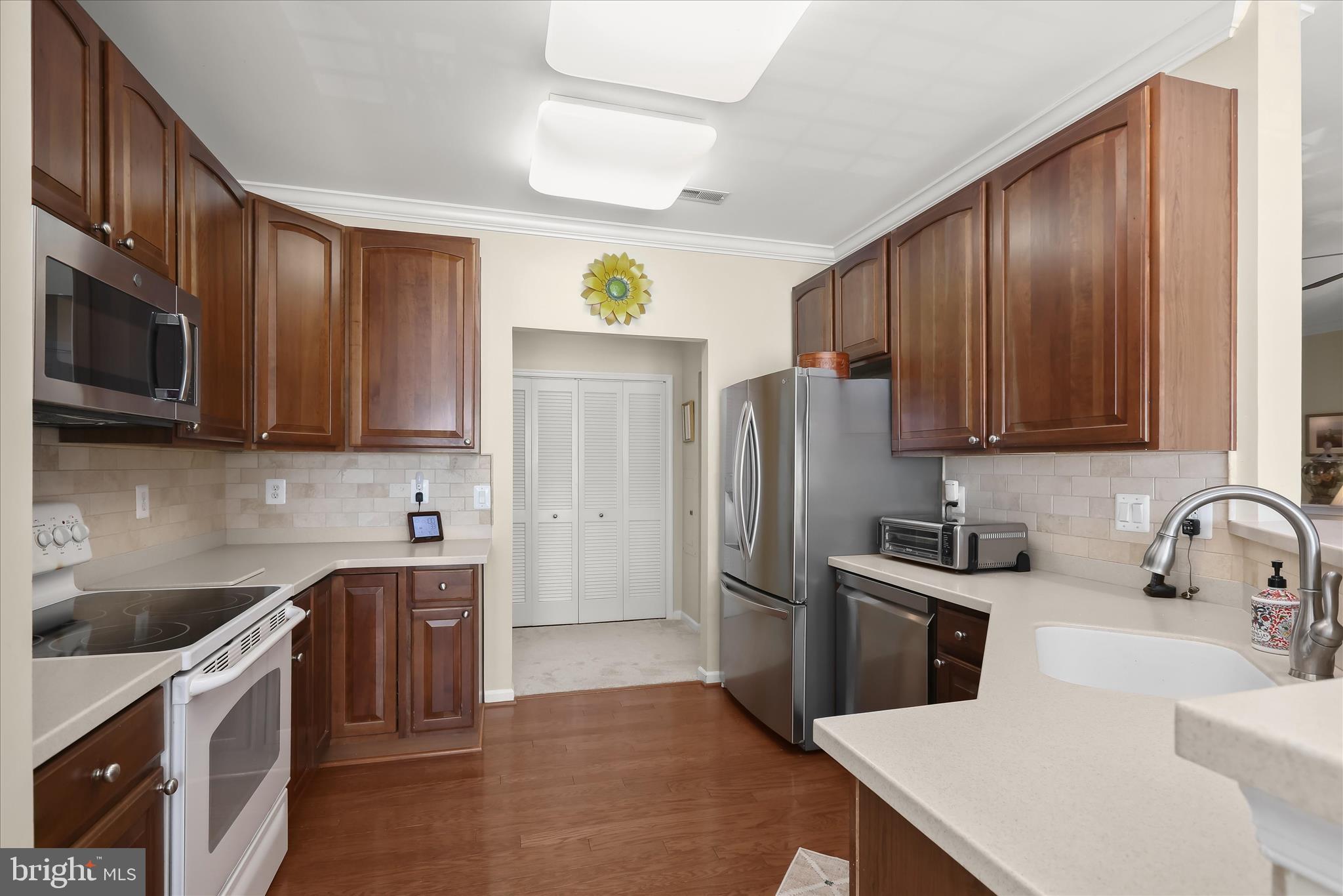 HEARTHSTONE AT VILLAGE CREST CONDOMINIUMS - Residential