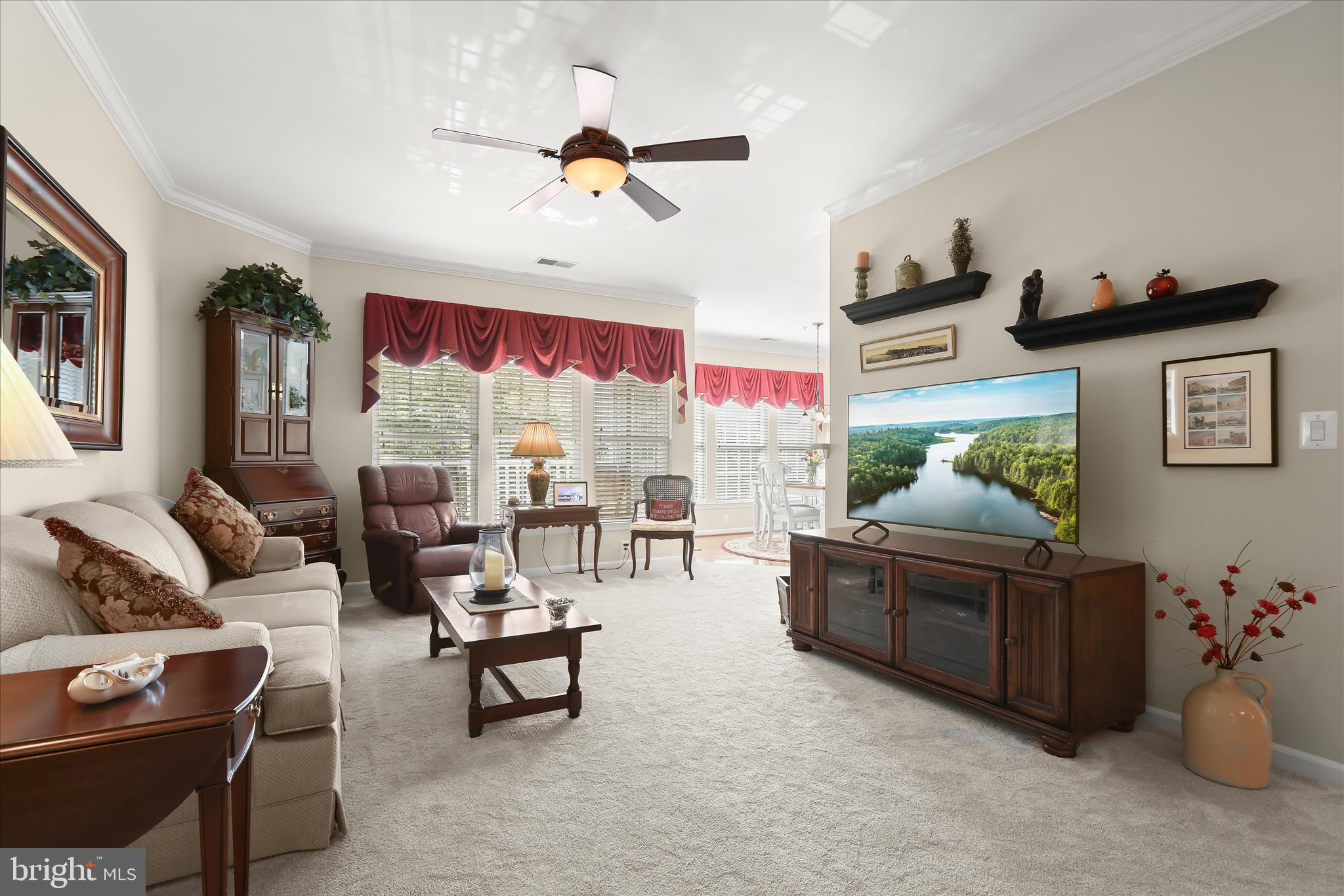 HEARTHSTONE AT VILLAGE CREST CONDOMINIUMS - Residential