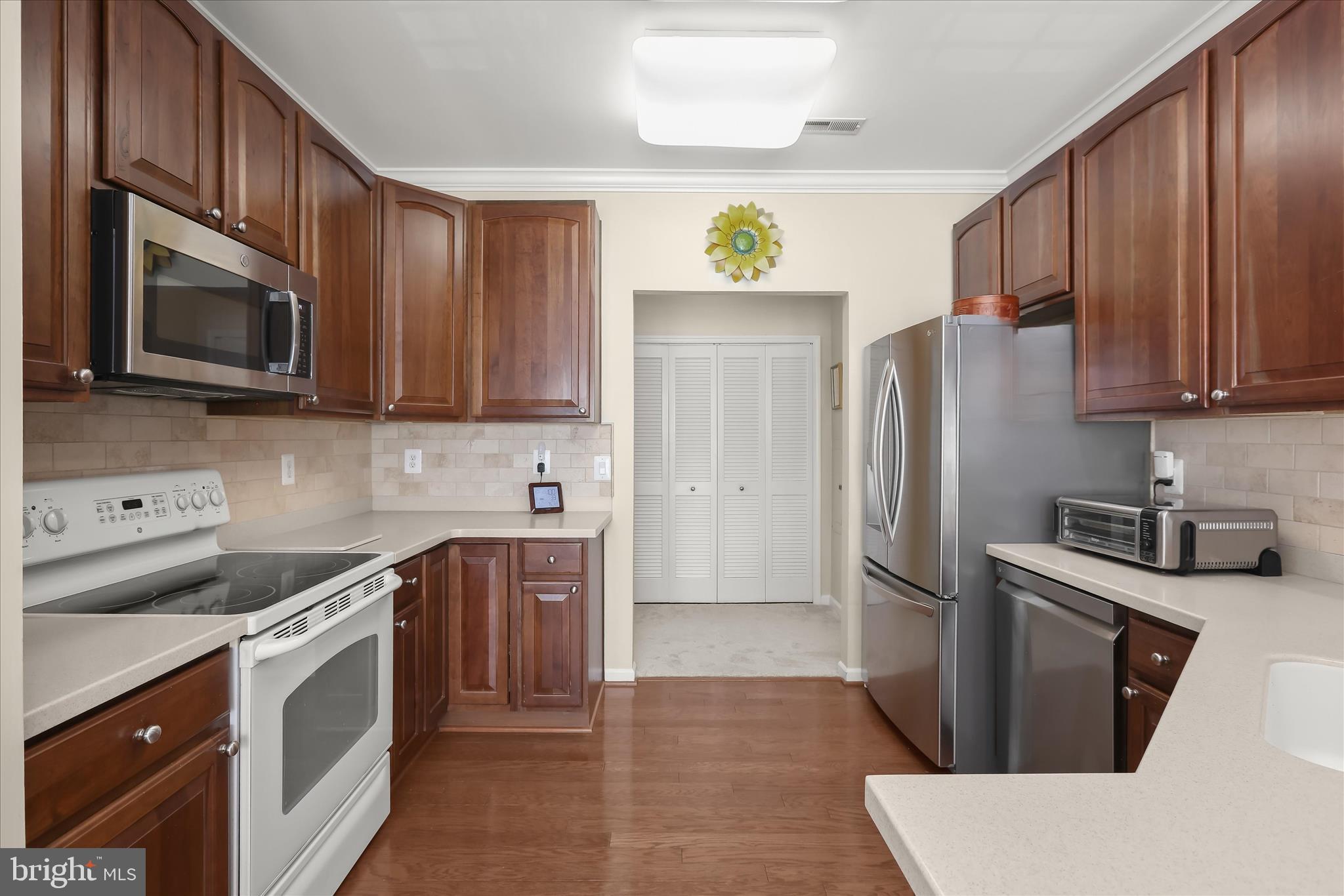 HEARTHSTONE AT VILLAGE CREST CONDOMINIUMS - Residential