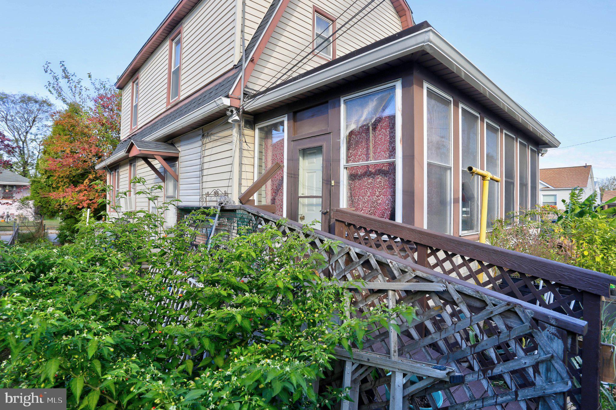 LORRAINE PARK - Residential
