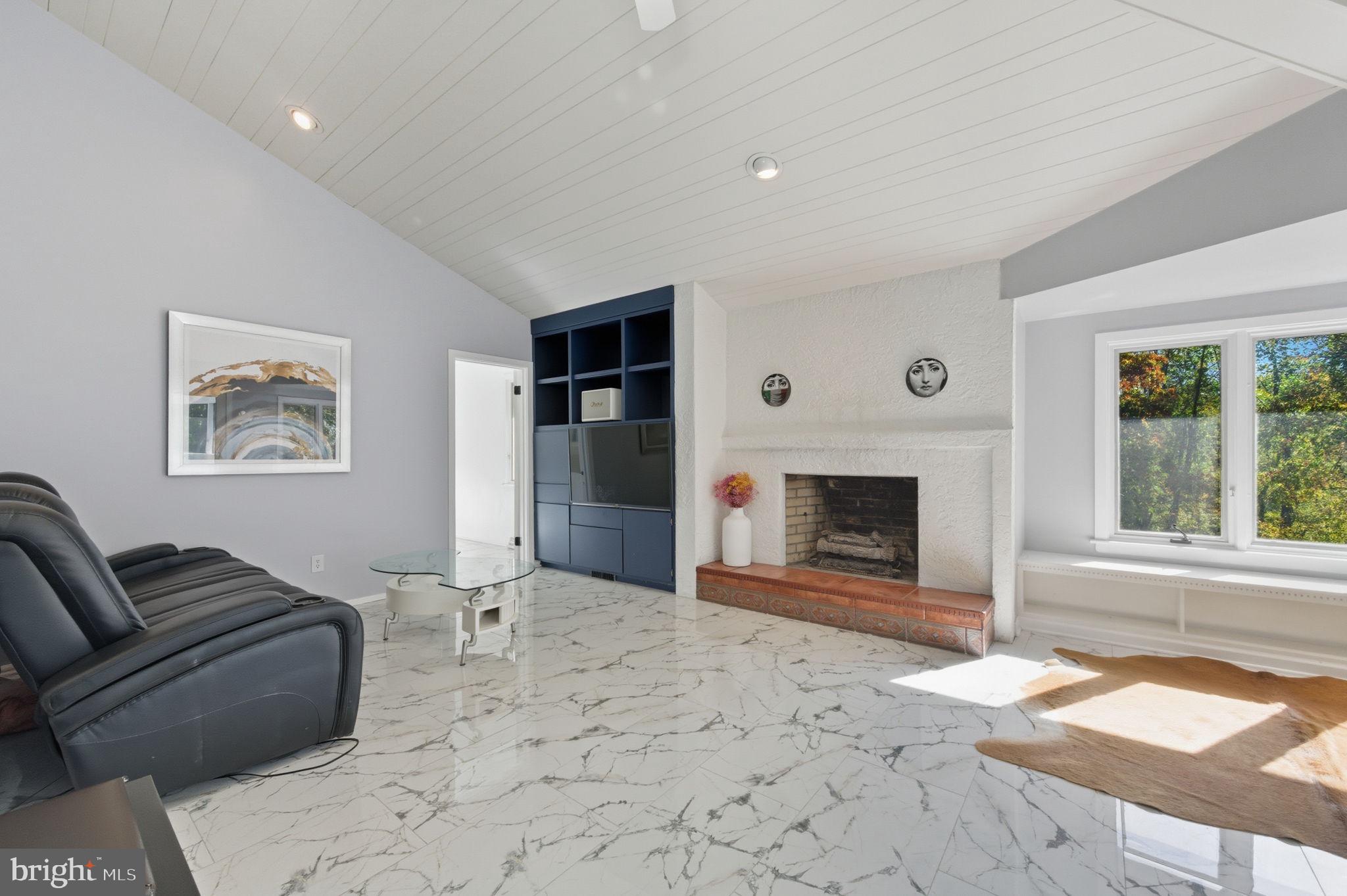 SOUTHERN SLOPES - Residential