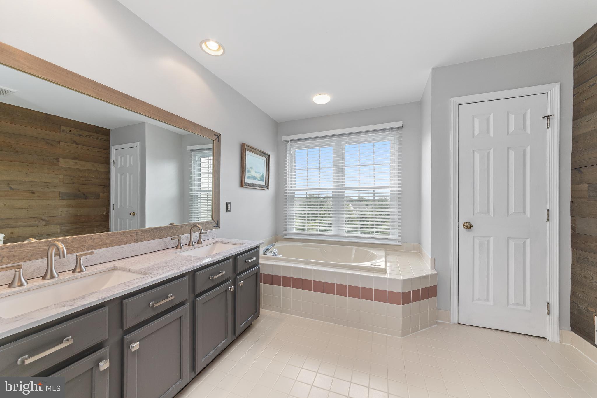 HOMESTEAD - Residential