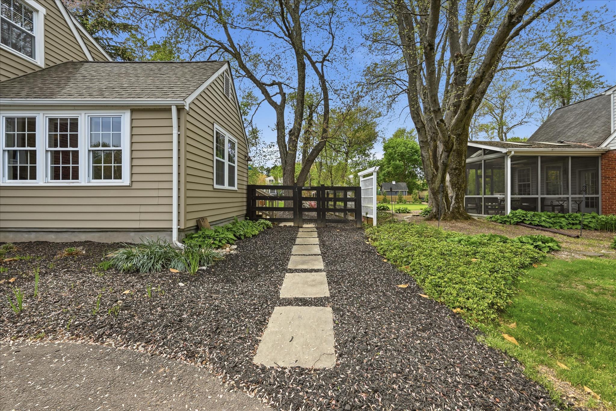 ROBERT E STAFFORD - Residential