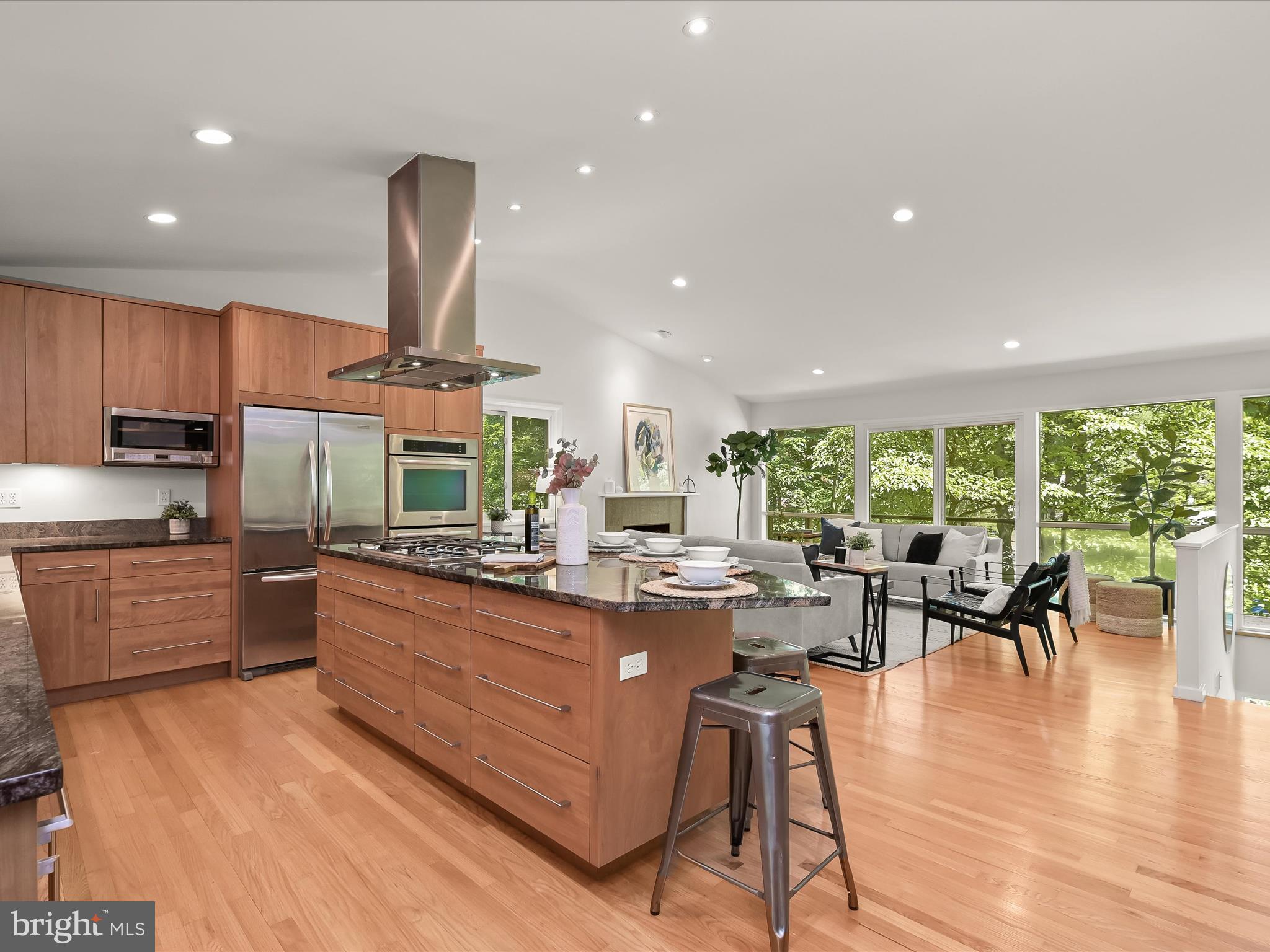 CARDEROCK SPRINGS - Residential