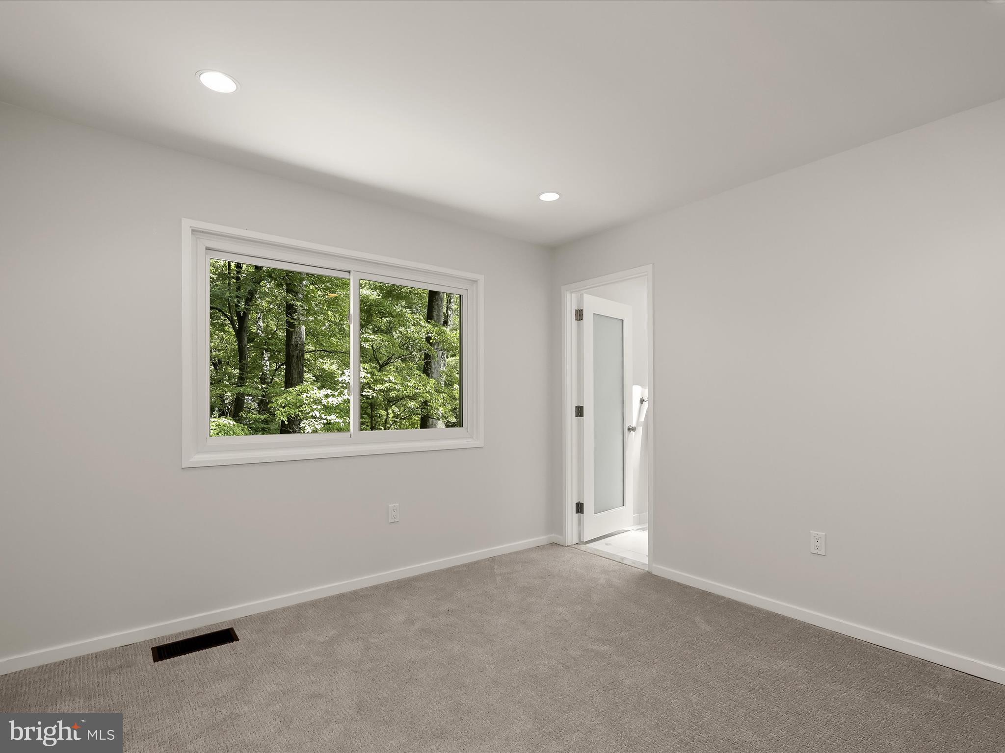 CARDEROCK SPRINGS - Residential