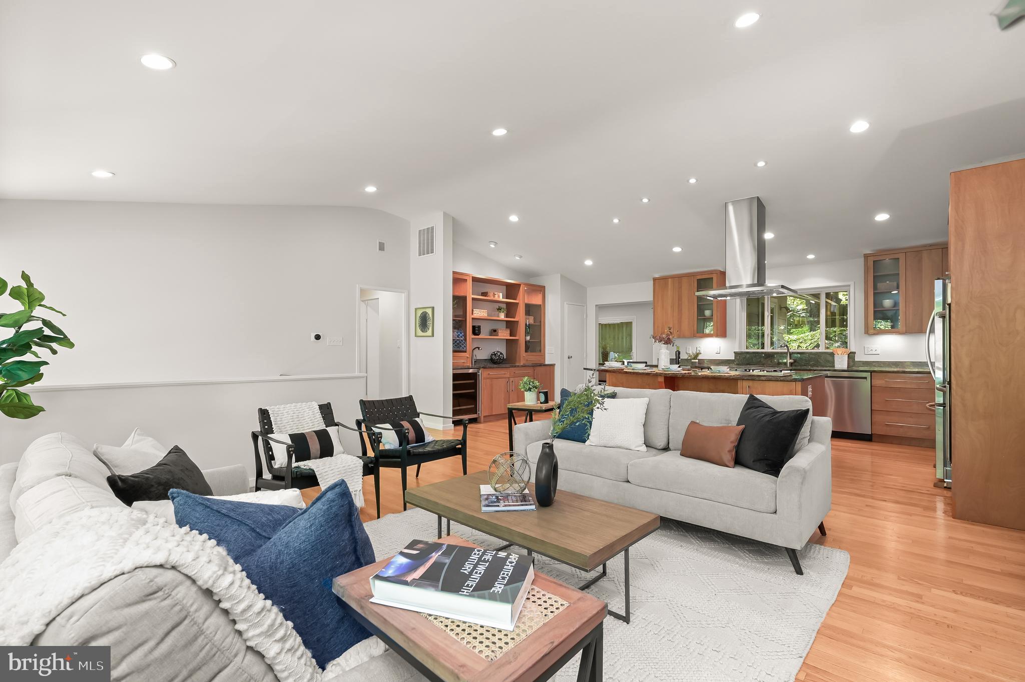 CARDEROCK SPRINGS - Residential