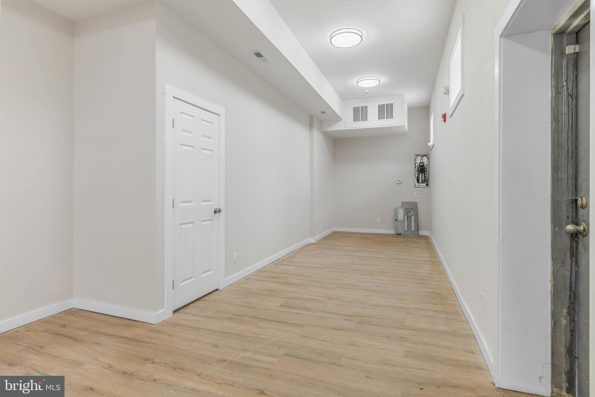 WEST KENSINGTON - Commercial Sale