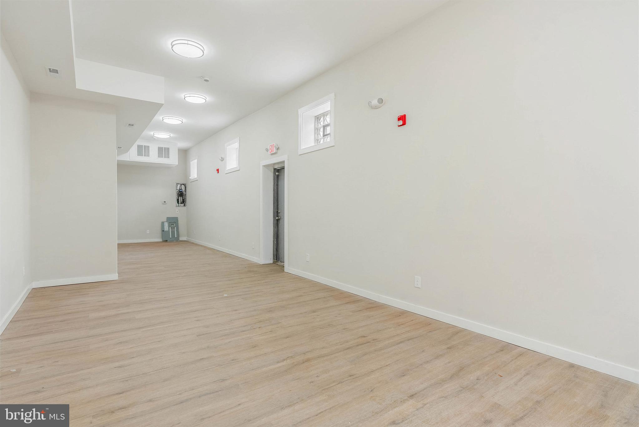 WEST KENSINGTON - Commercial Sale