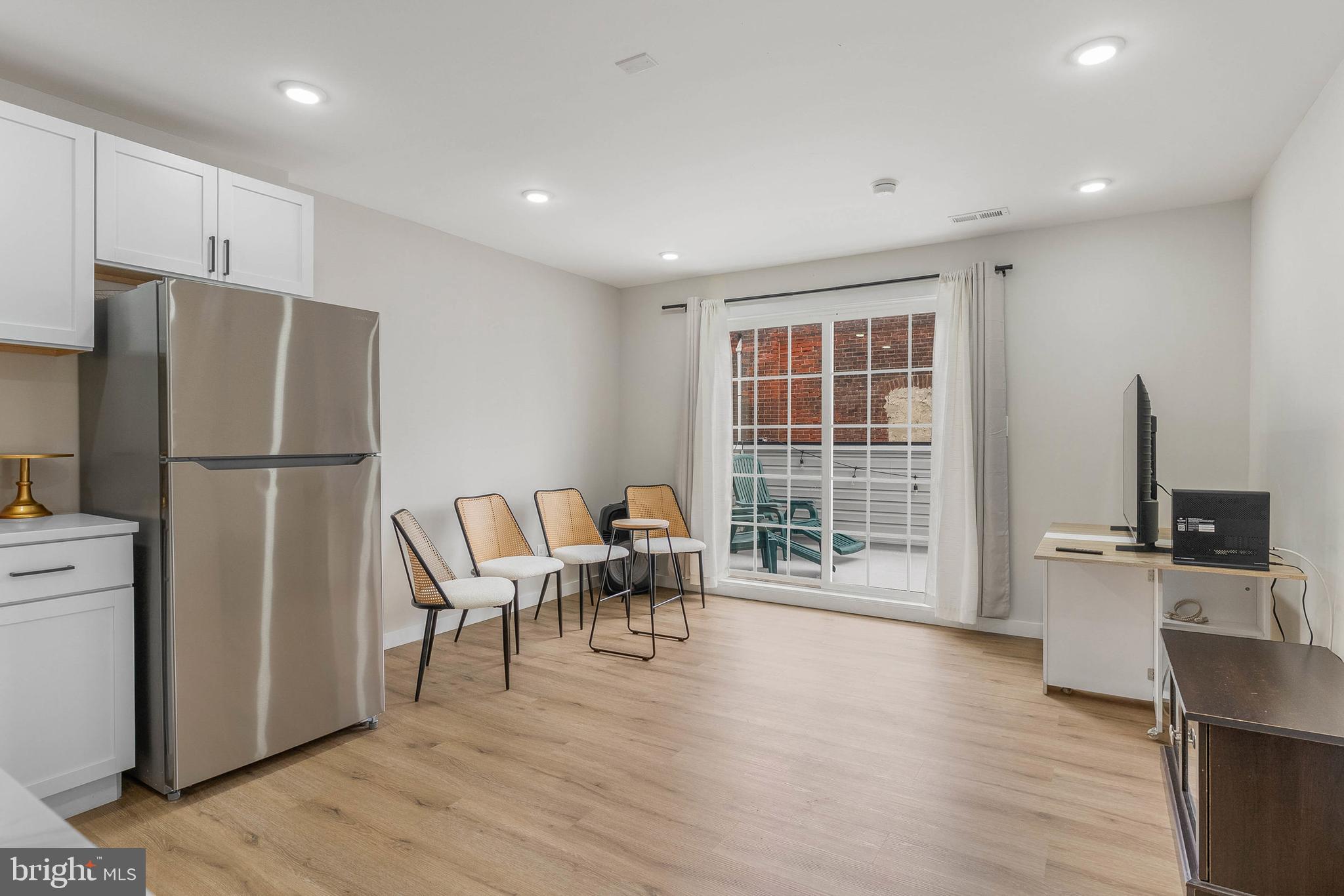 WEST KENSINGTON - Commercial Sale