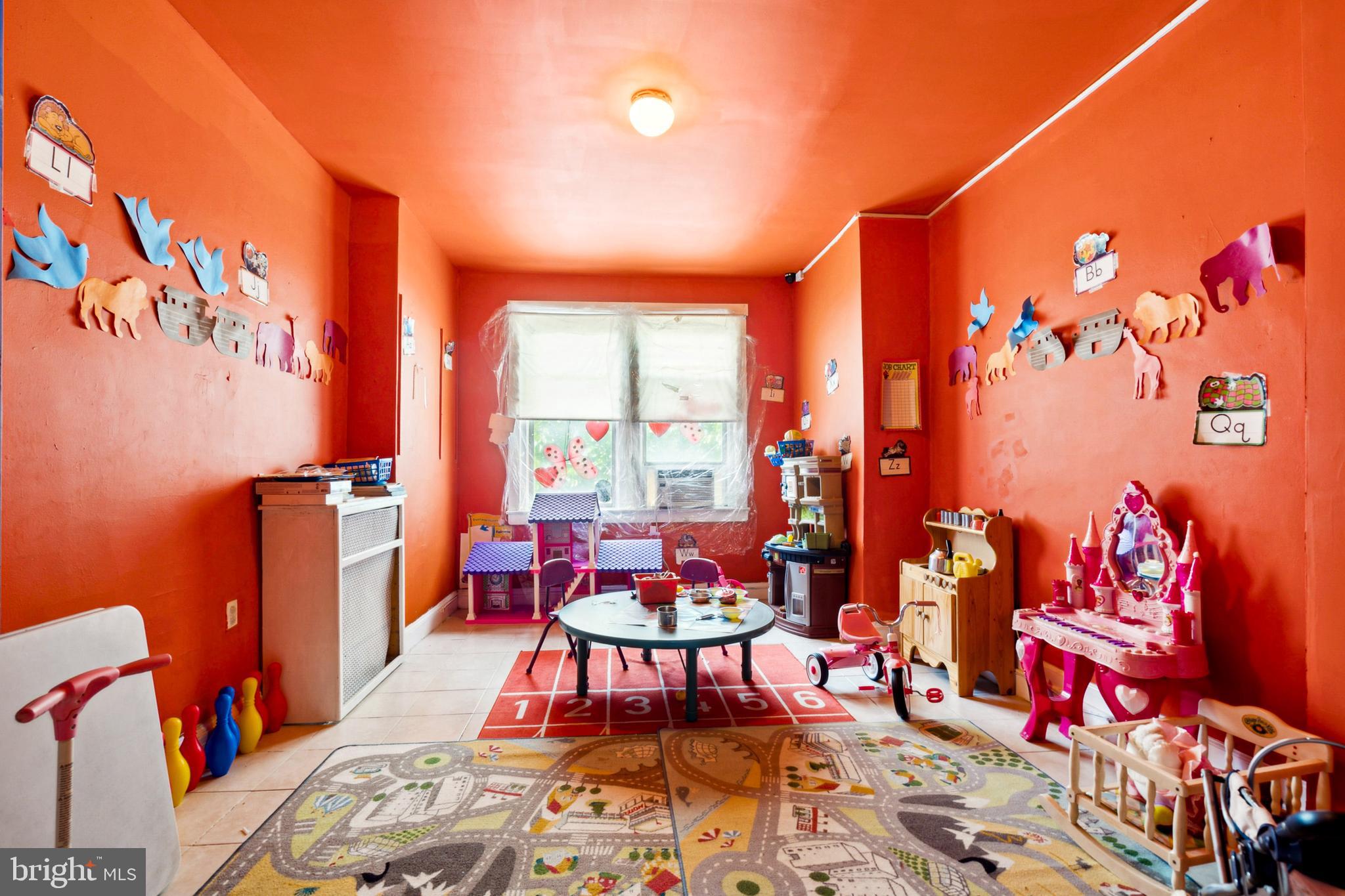 PHILADELPHIA (SOUTHWEST) - Commercial Sale
