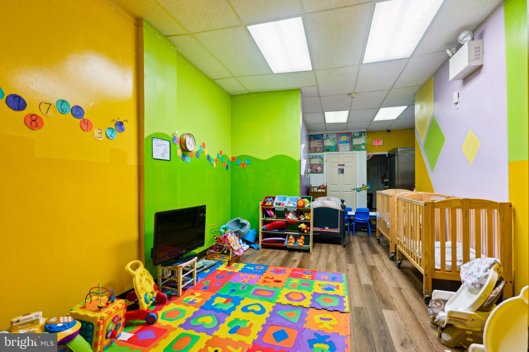 PHILADELPHIA (SOUTHWEST) - Commercial Sale