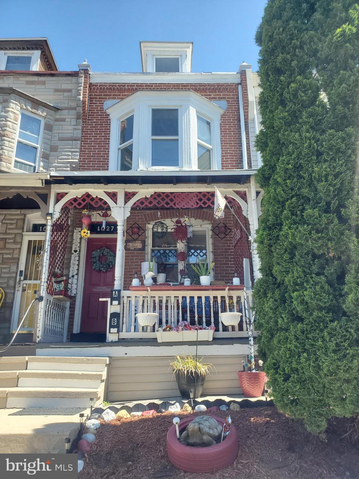 Nice two bedroom one Bath apartment on 2nd and 3rd floors with private entrance and back yard. Rent includes water, sewer, and trash. Tenant pays electric. No Smoking.
