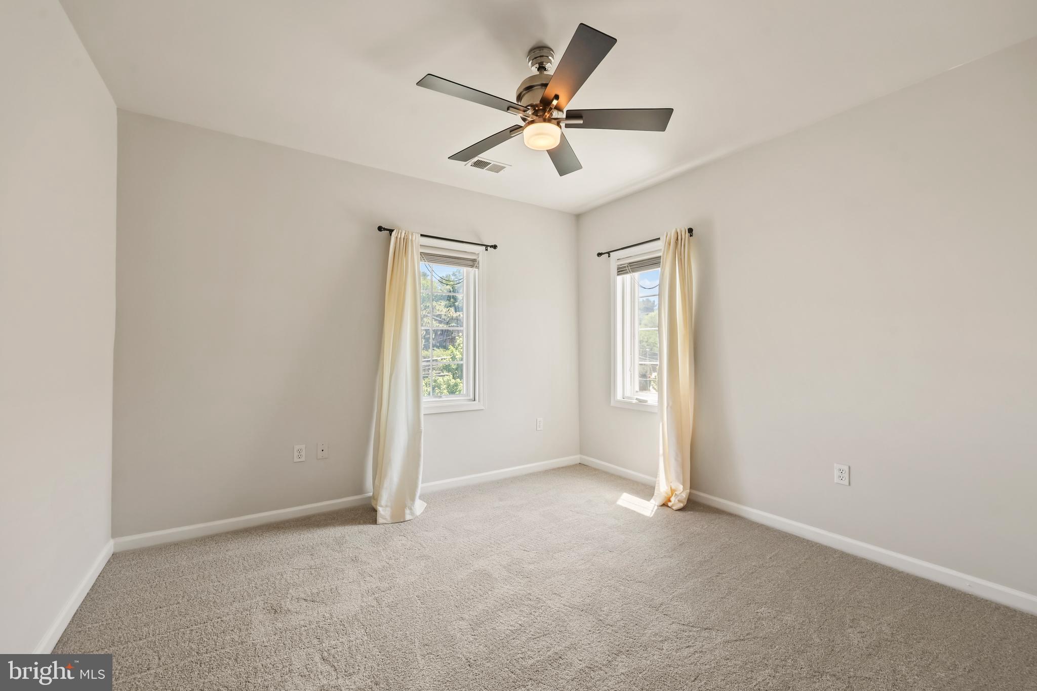 ASHLAWN RIDGE - Residential