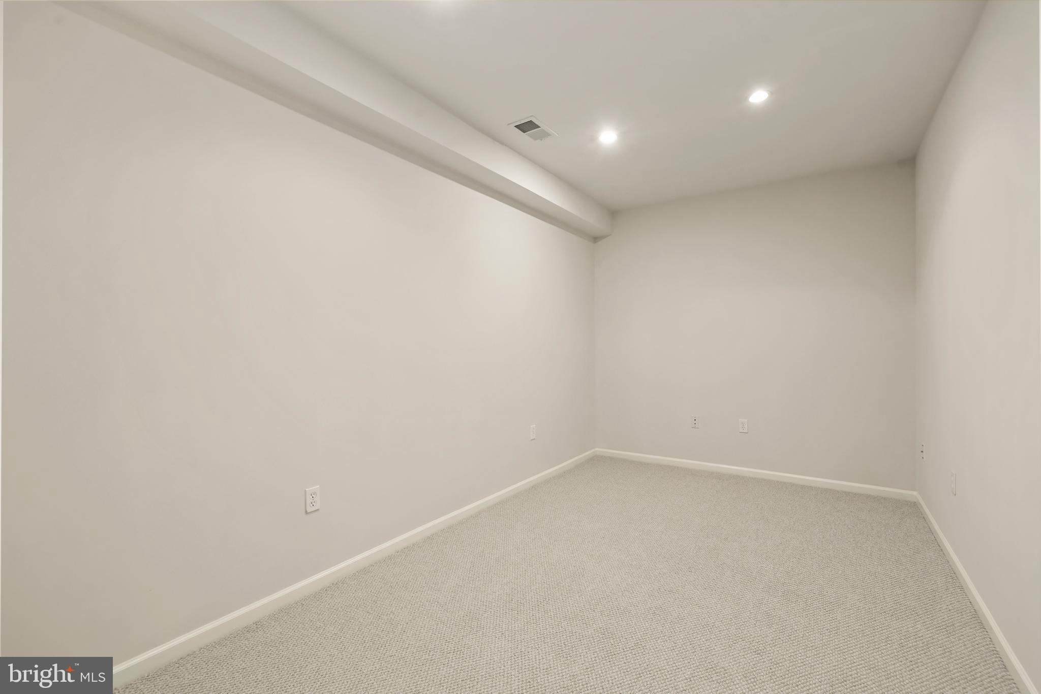 ASHLAWN RIDGE - Residential