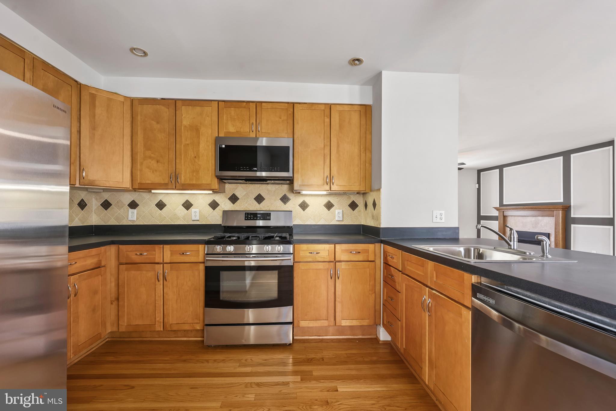ASHLAWN RIDGE - Residential