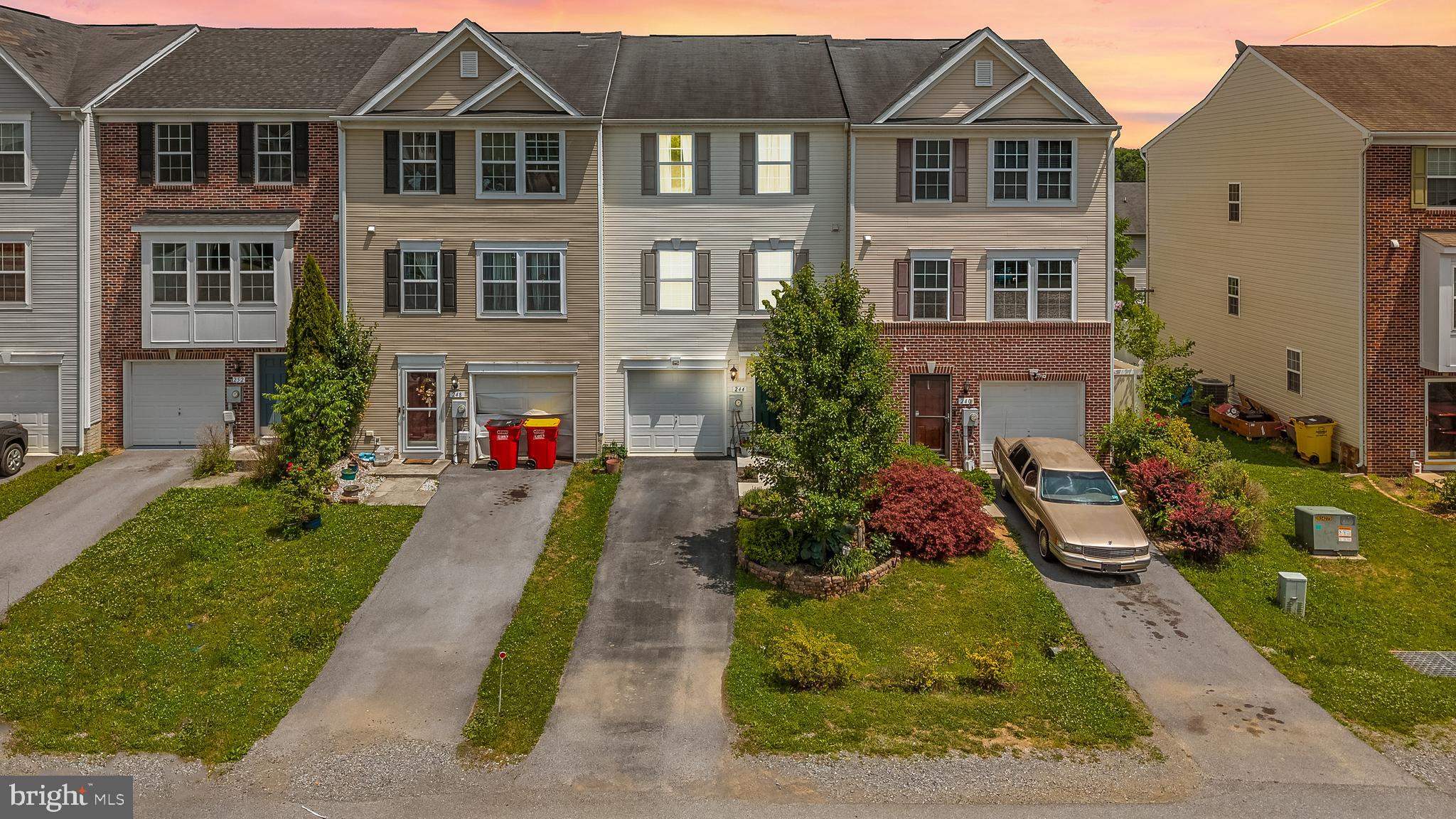 STONEBROOK VILLAGE - Residential