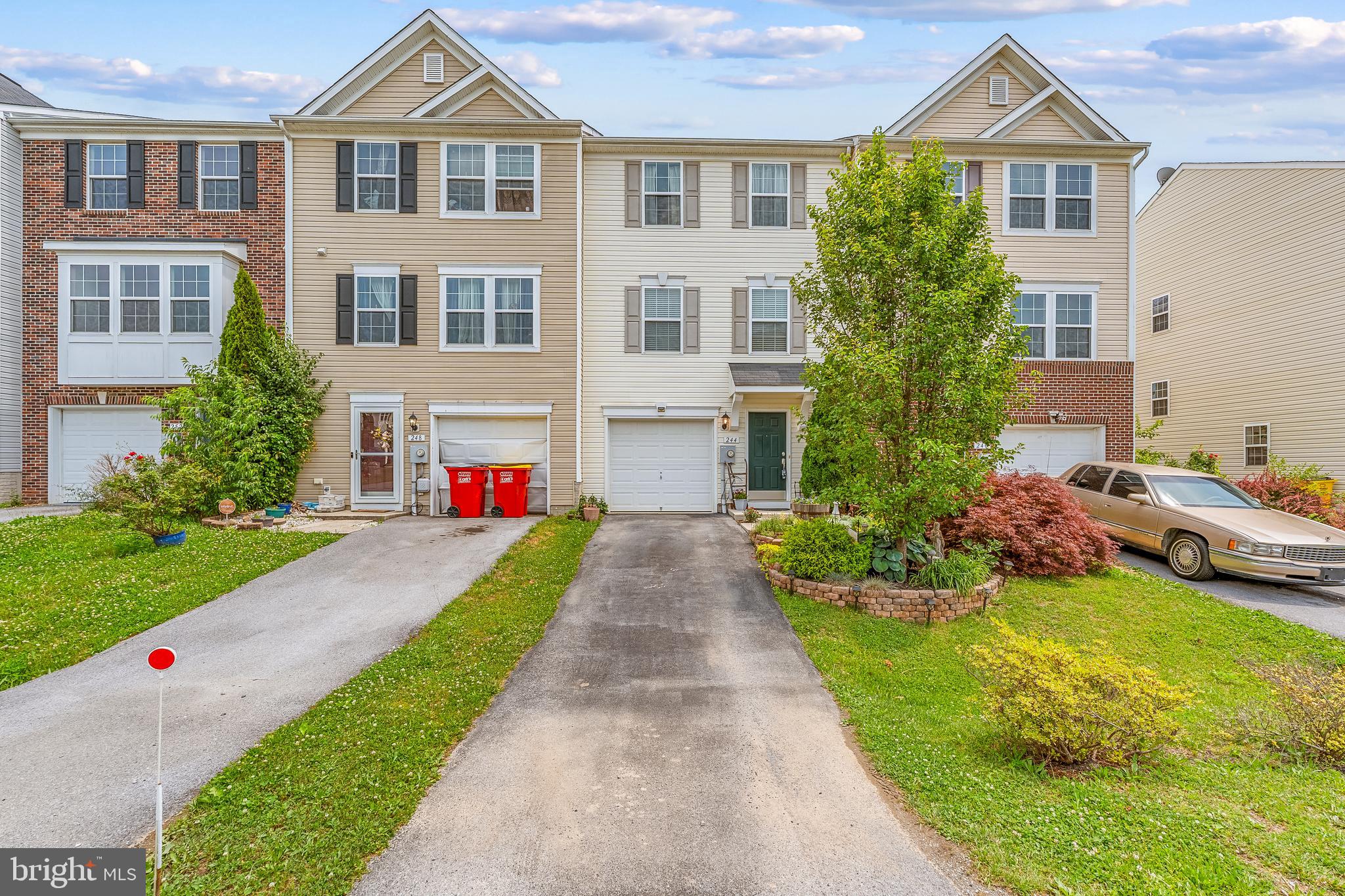 STONEBROOK VILLAGE - Residential