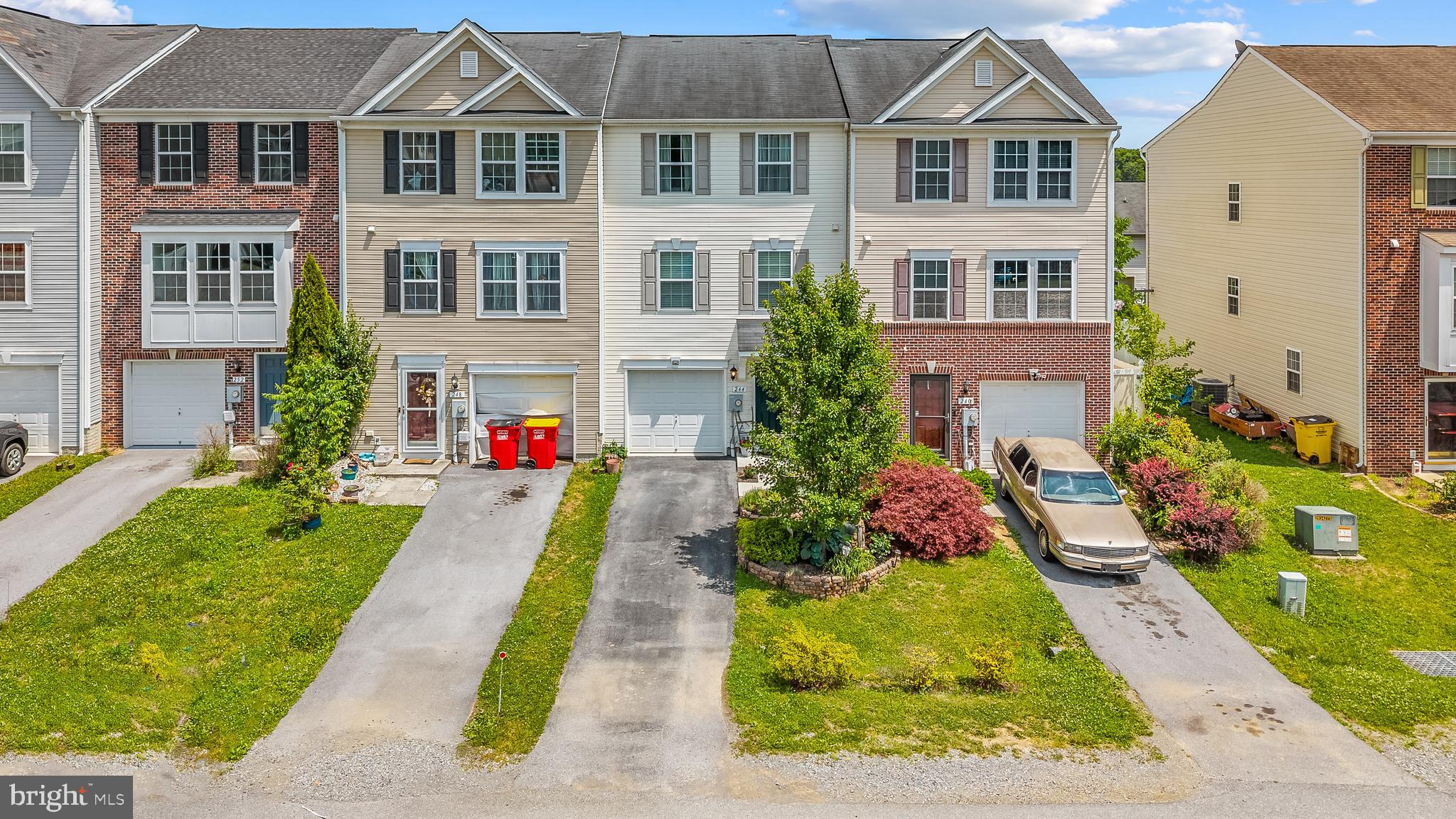 STONEBROOK VILLAGE - Residential