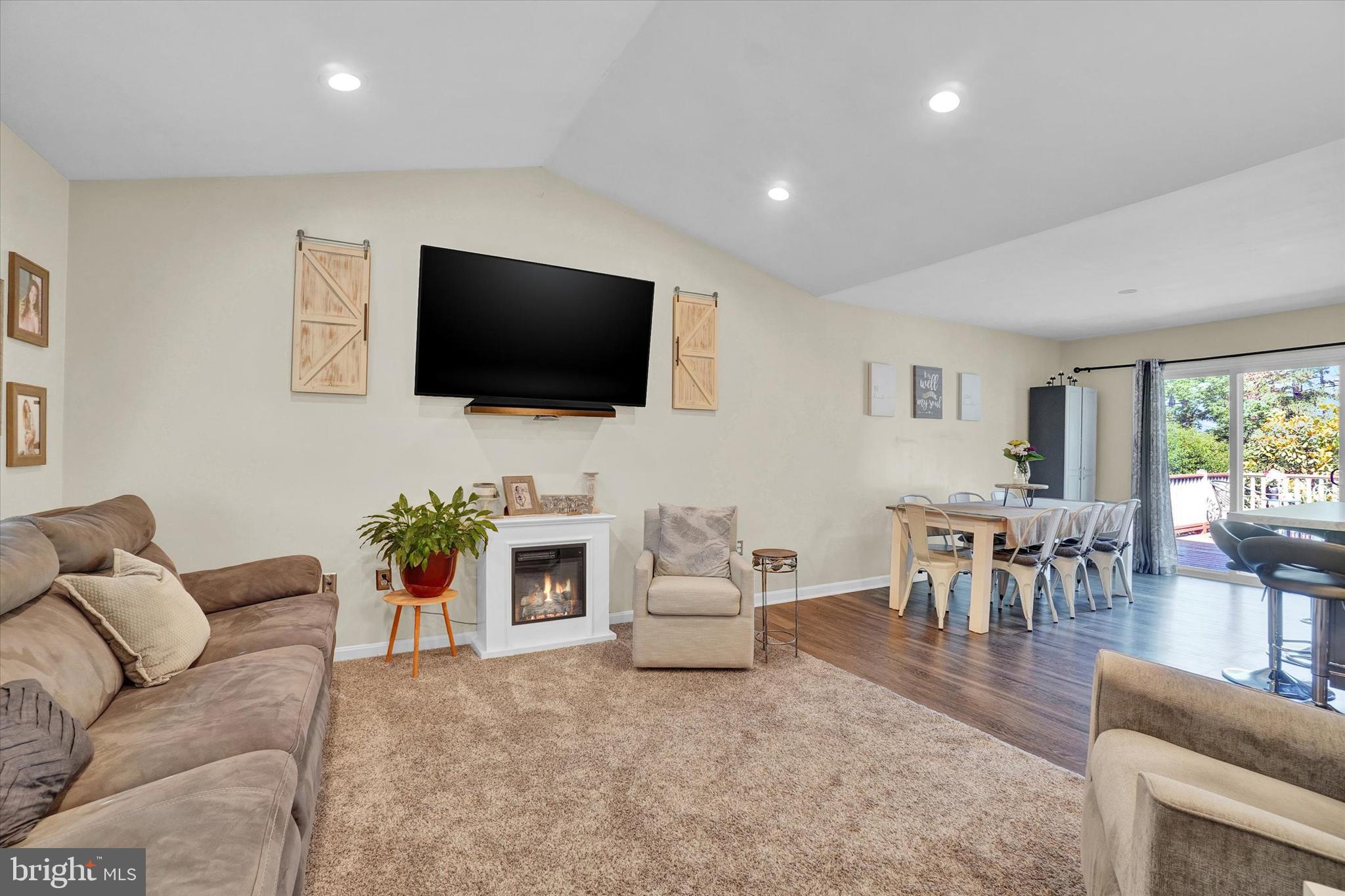 FOX MEADOWS - Residential
