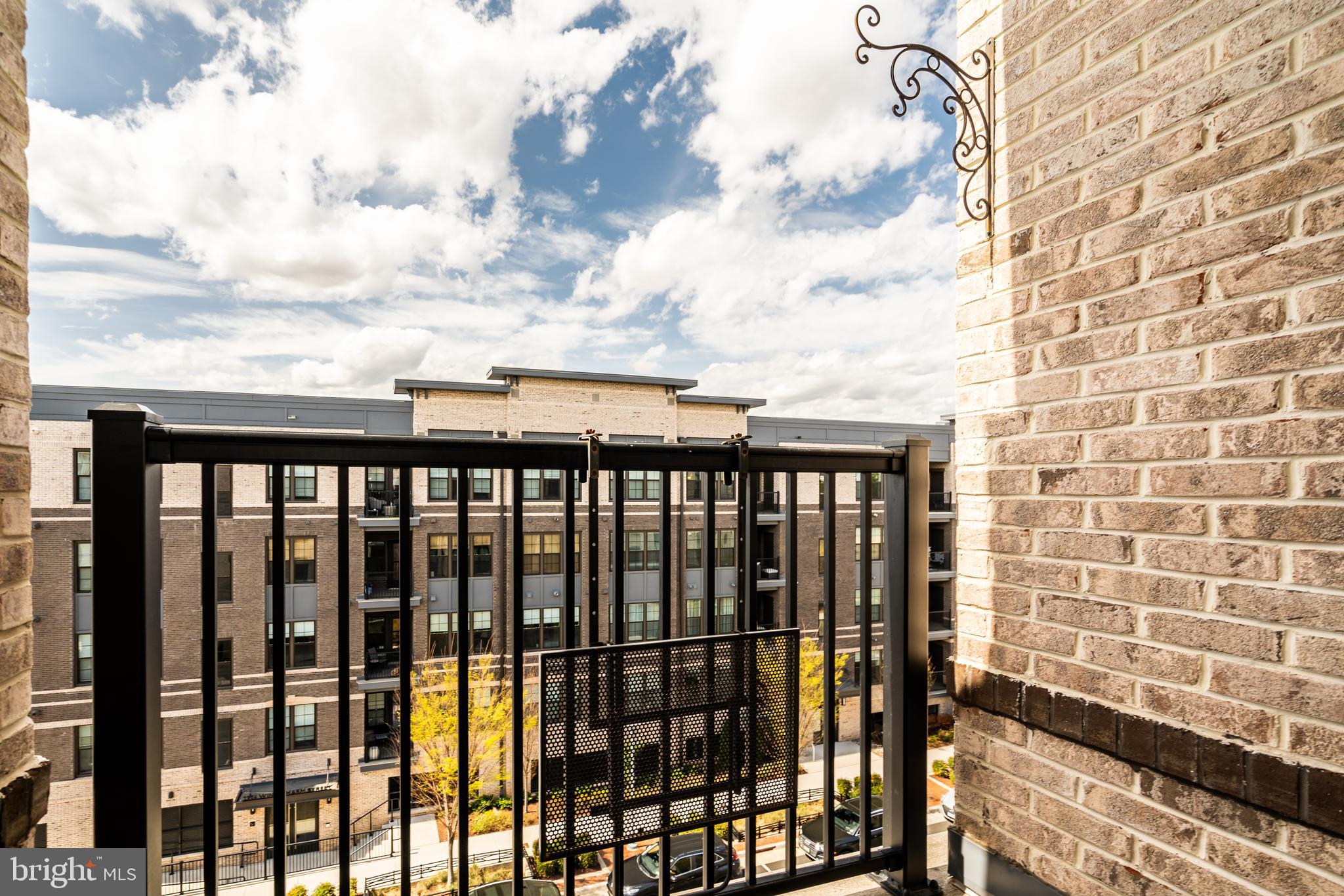 METROPARK AT ARROWBROOK - Residential