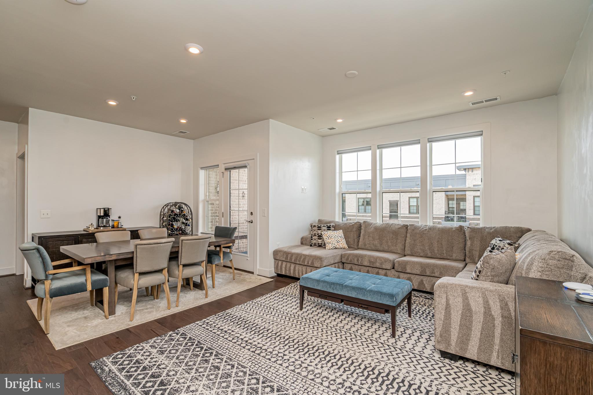 METROPARK AT ARROWBROOK - Residential