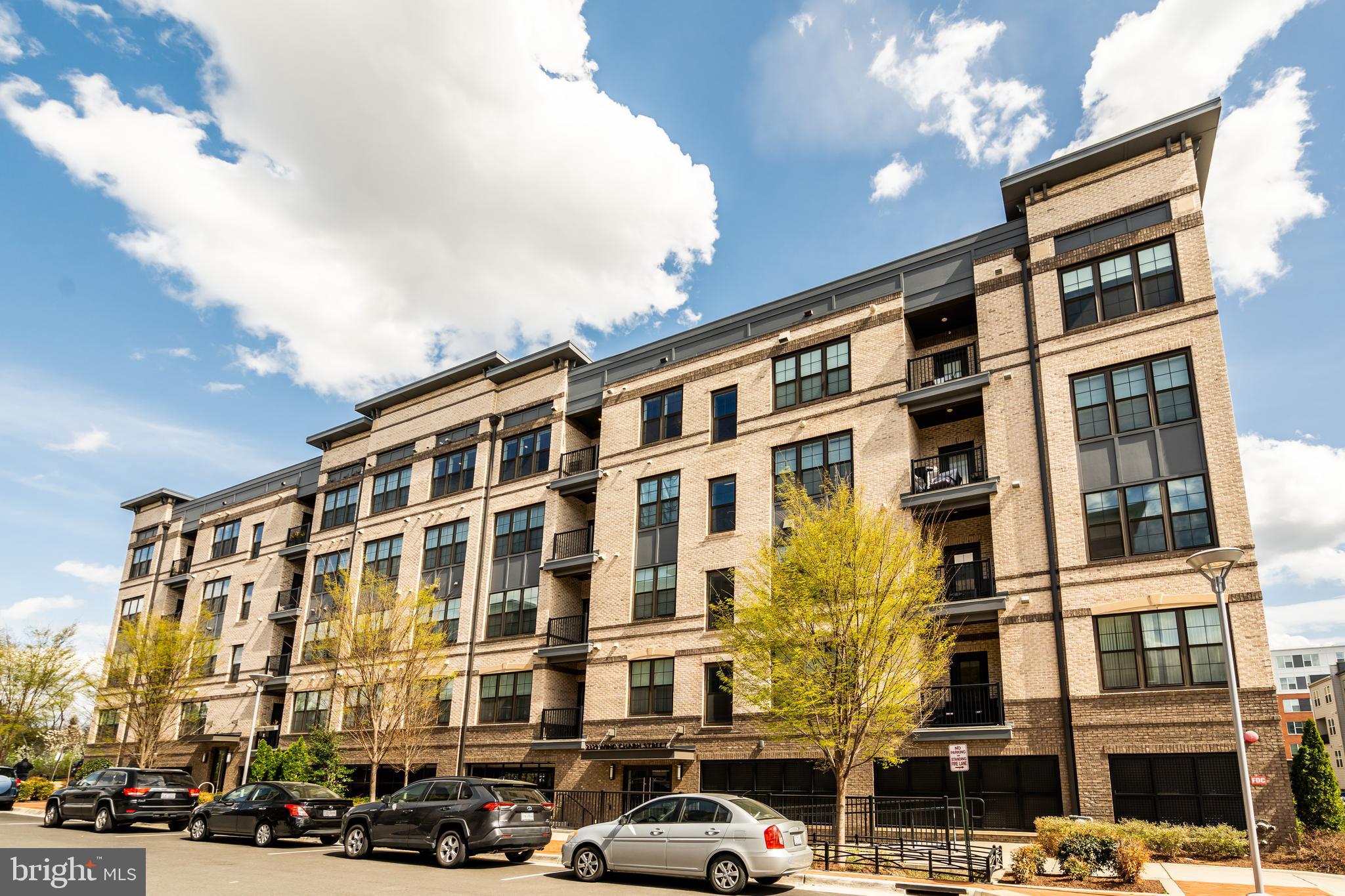 METROPARK AT ARROWBROOK - Residential