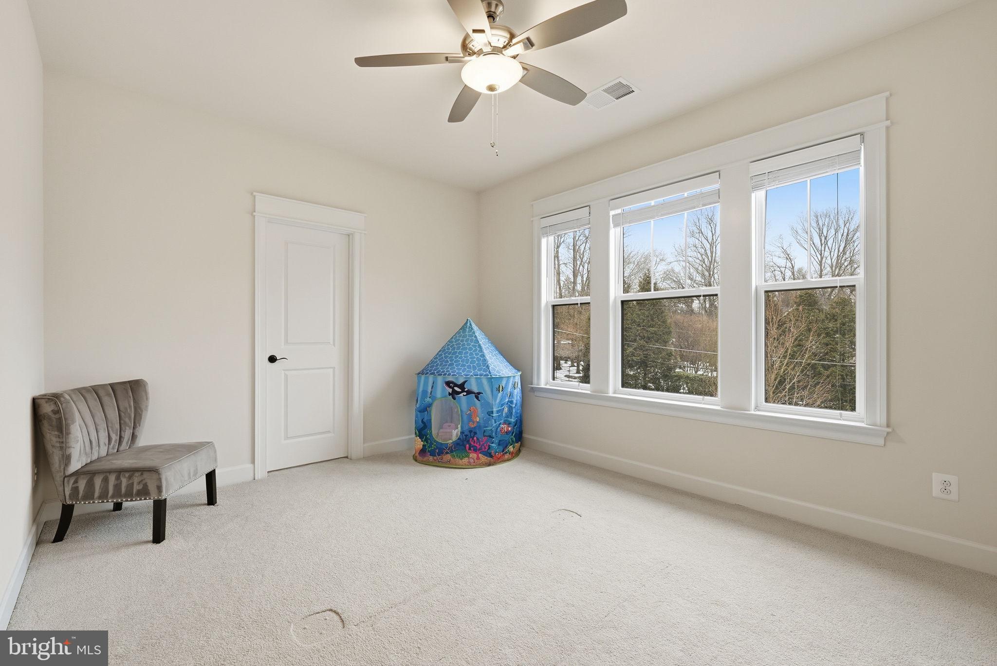 OAKCREST - Residential