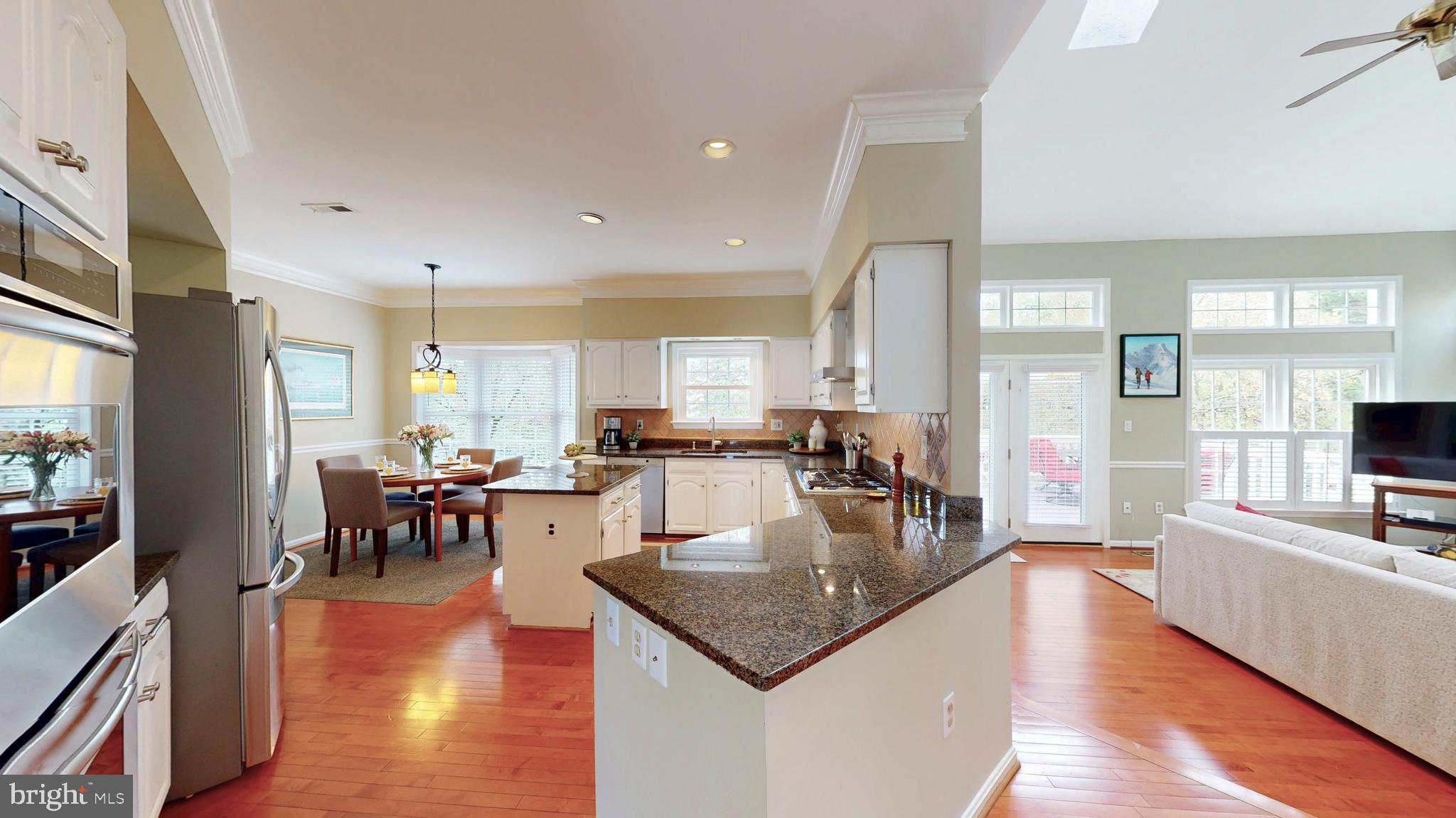 LOWES ISLAND - Residential