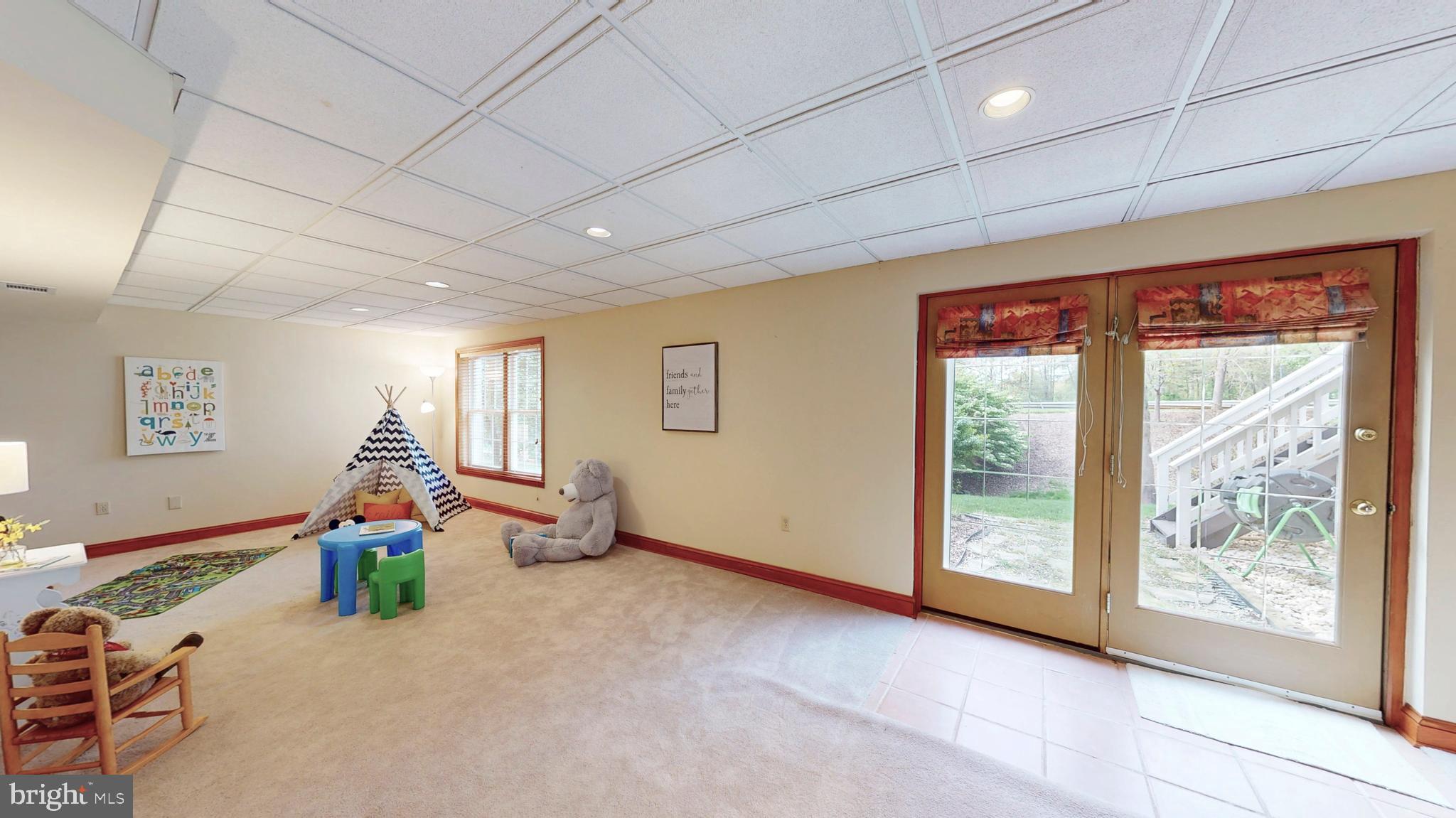 LOWES ISLAND - Residential