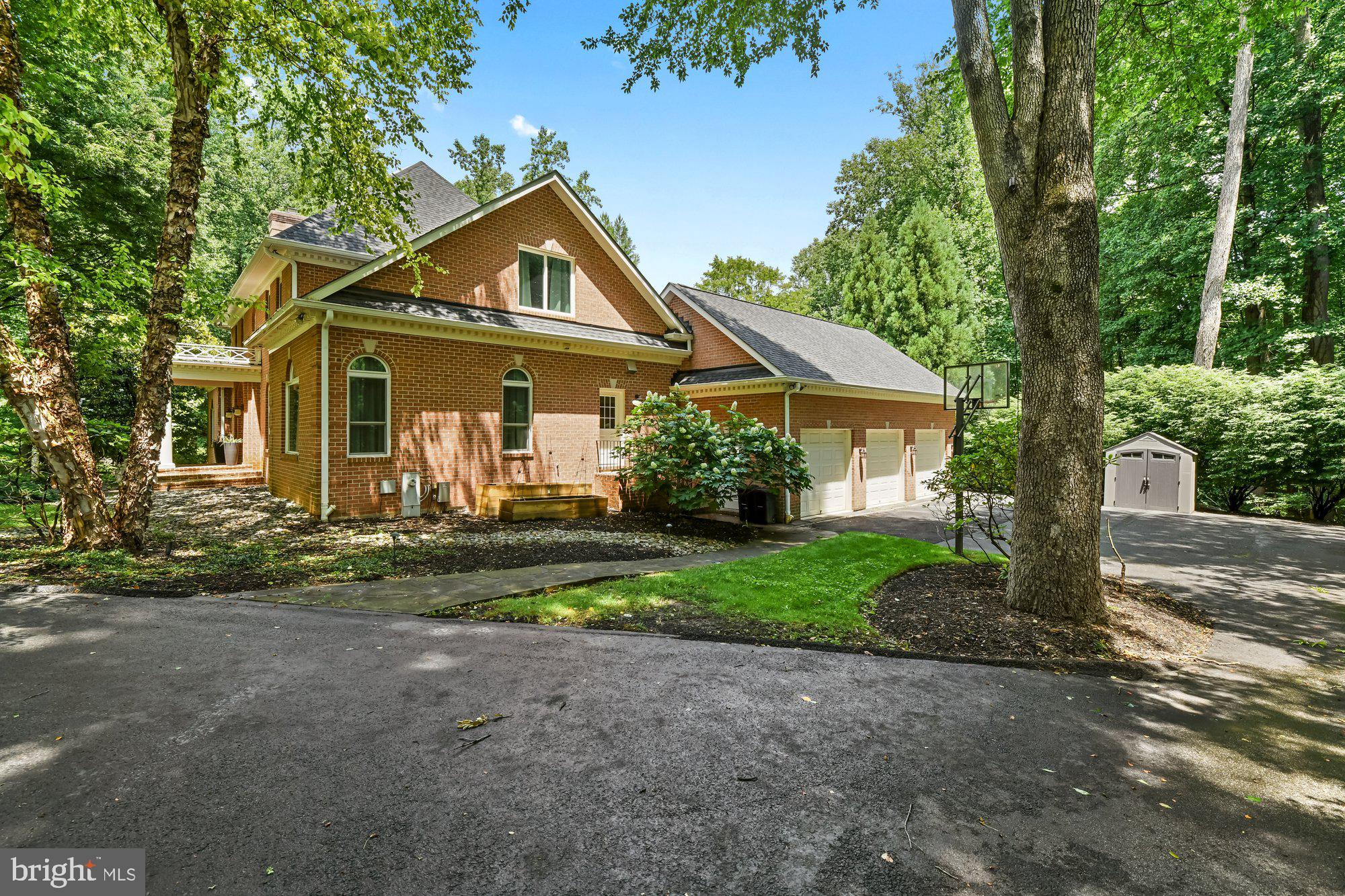 PADONIA WOODS - Residential