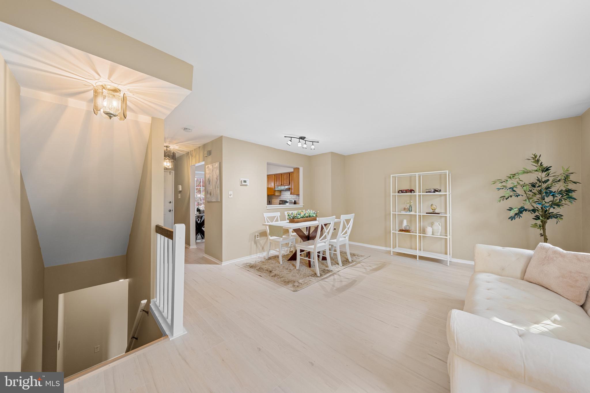 GUNNERS LAKE VILLAGE - Residential