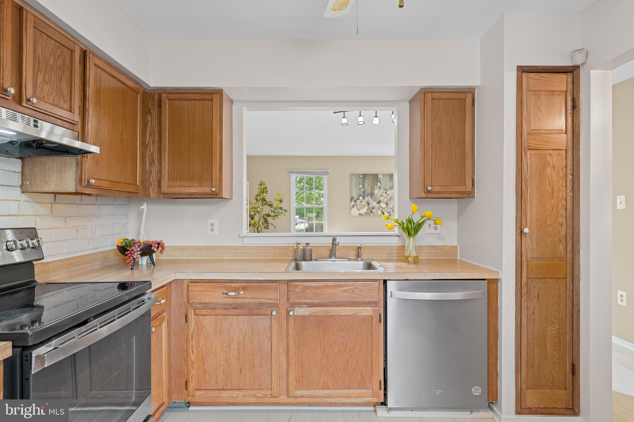GUNNERS LAKE VILLAGE - Residential