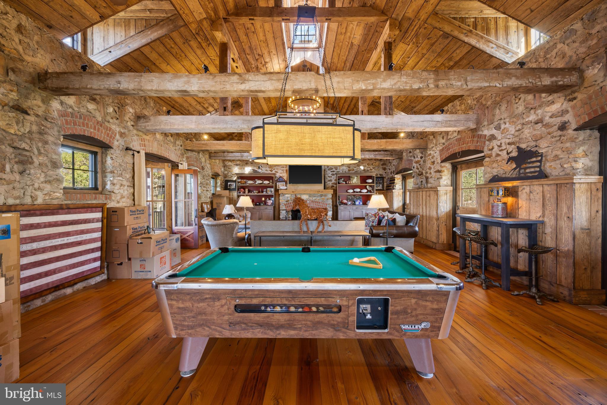 CAVES VALLEY - Residential
