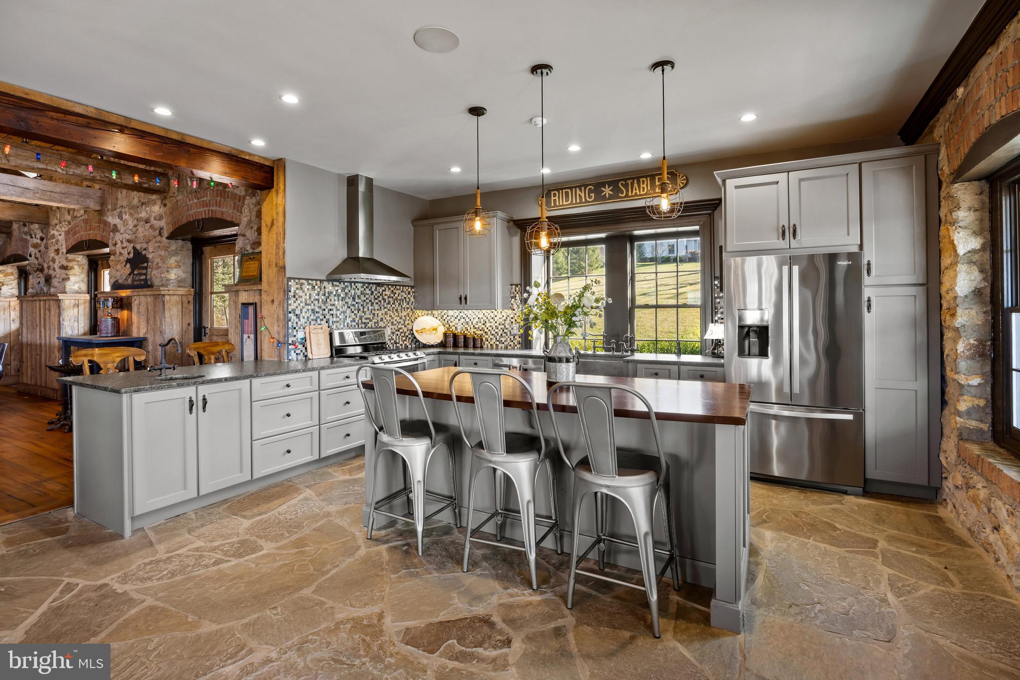 CAVES VALLEY - Residential