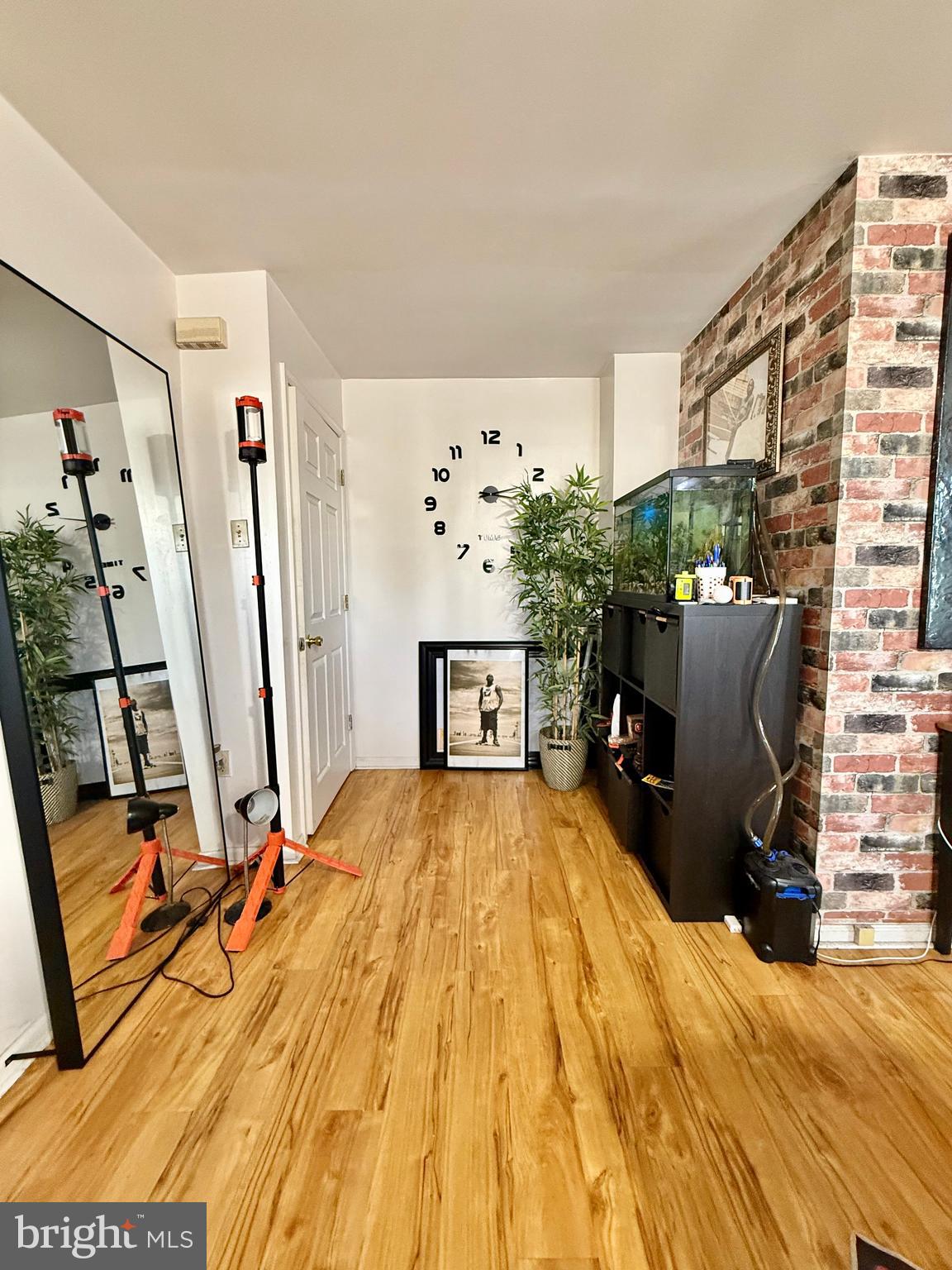 HOLMESBURG - Residential Income