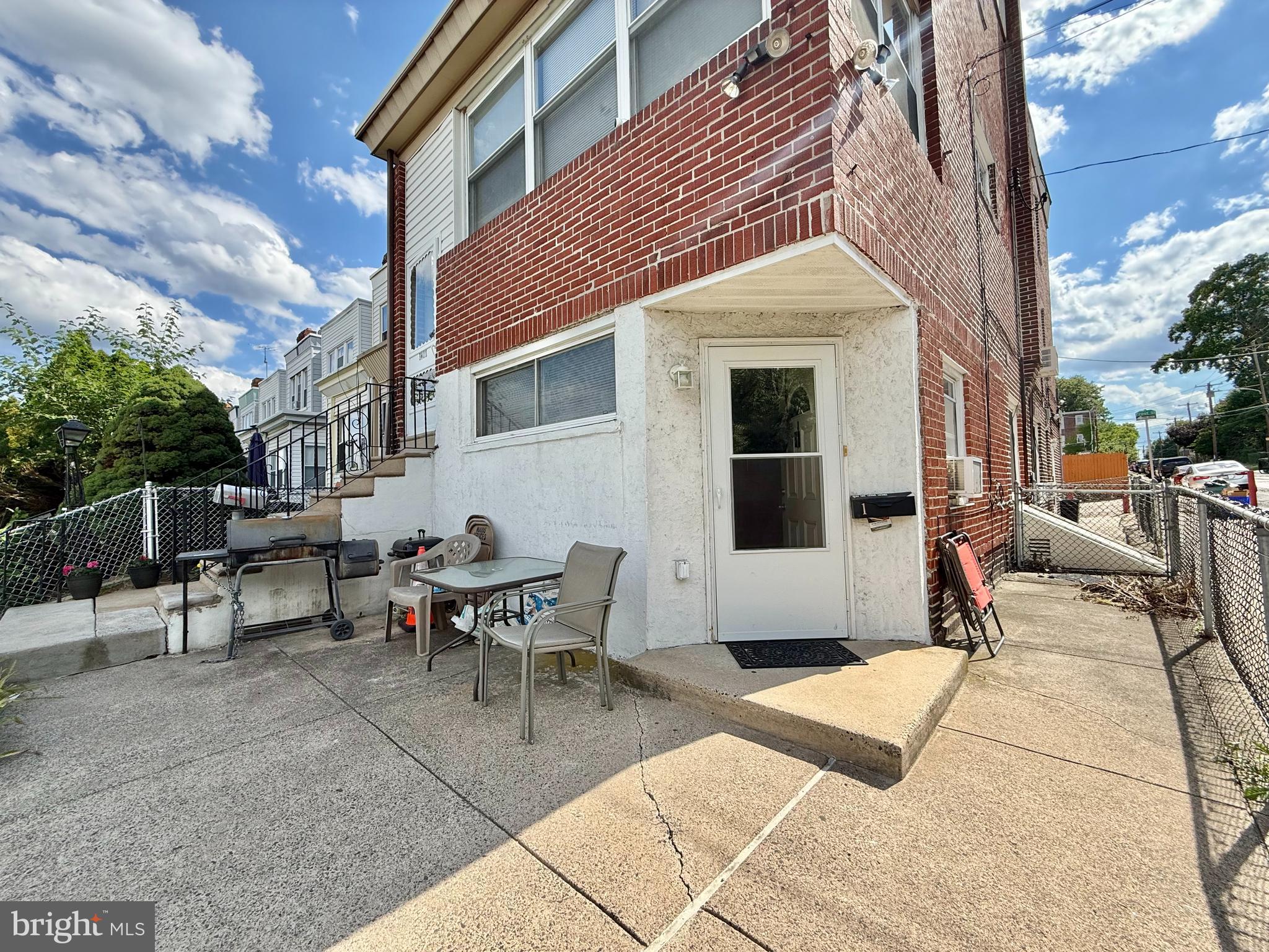 HOLMESBURG - Residential Income
