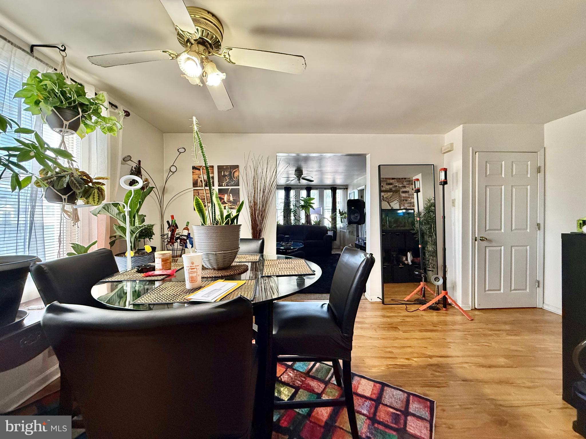 HOLMESBURG - Residential Income