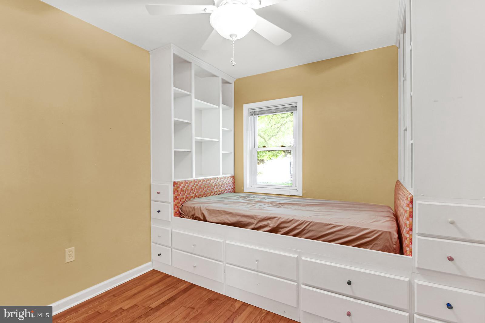SCHOOL LANE HILLS - Residential