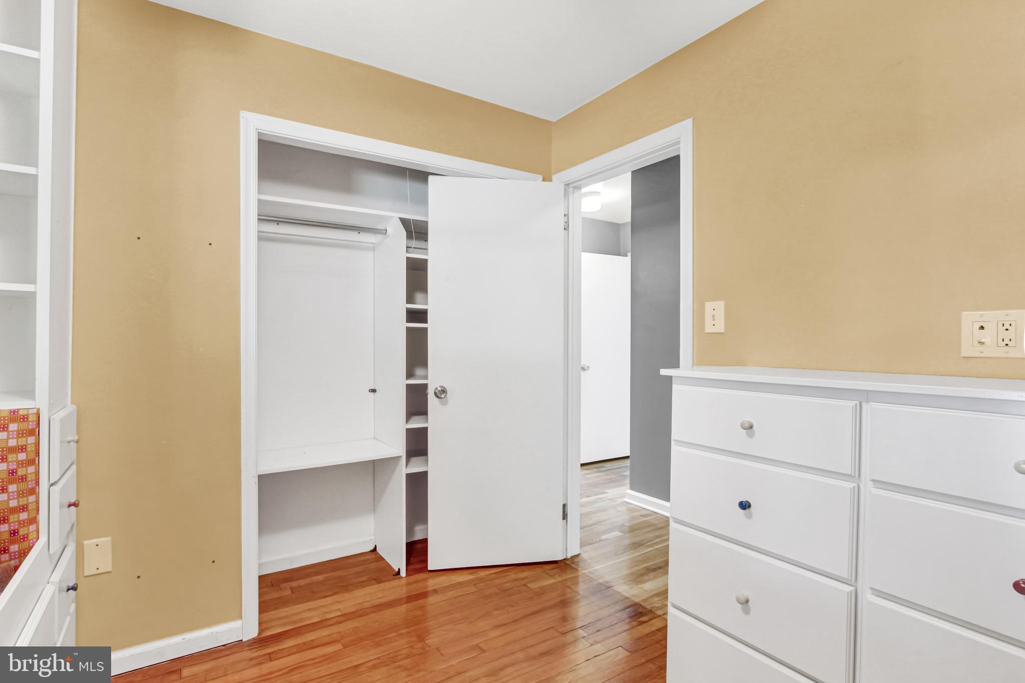SCHOOL LANE HILLS - Residential
