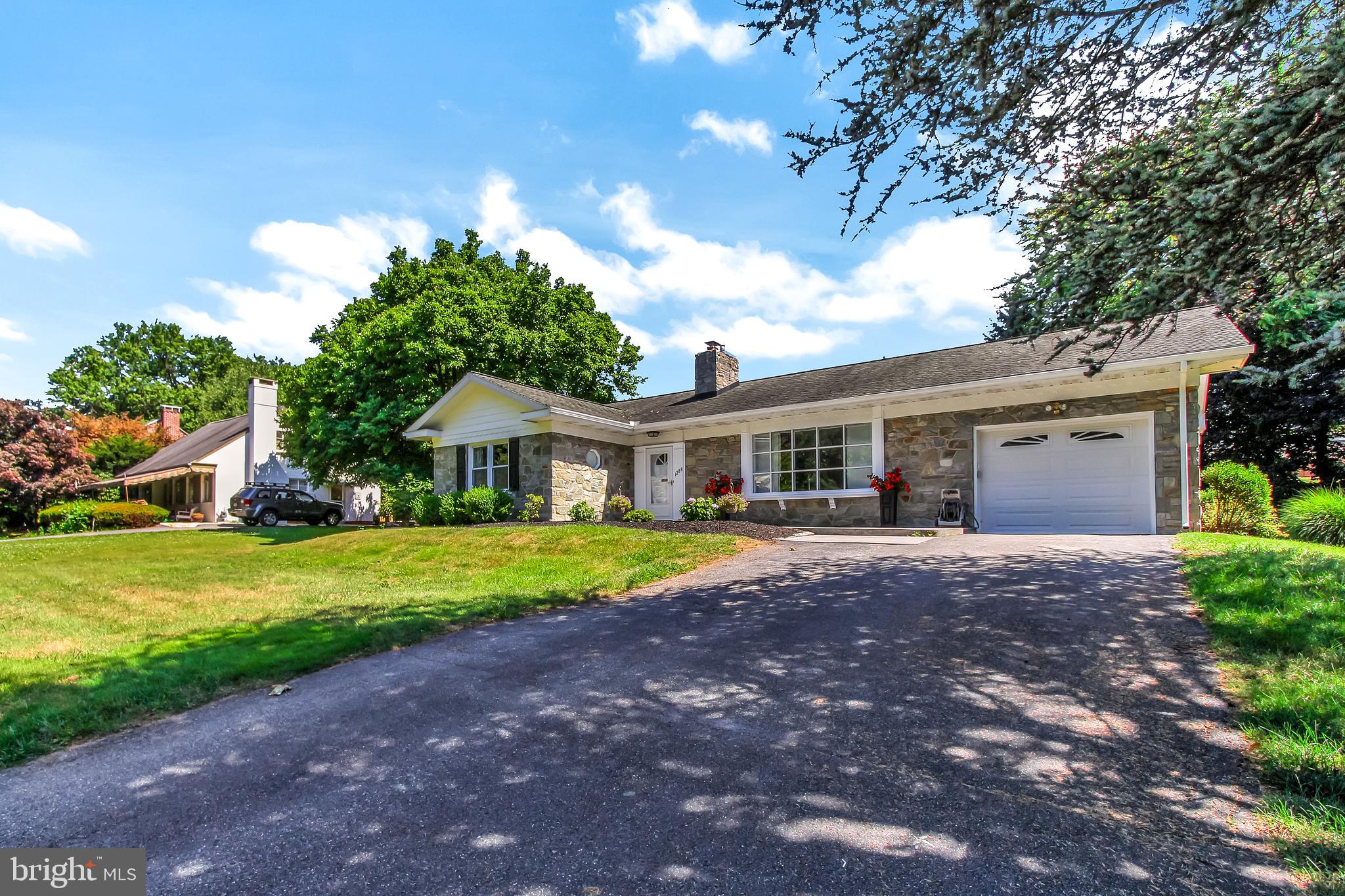 SCHOOL LANE HILLS - Residential